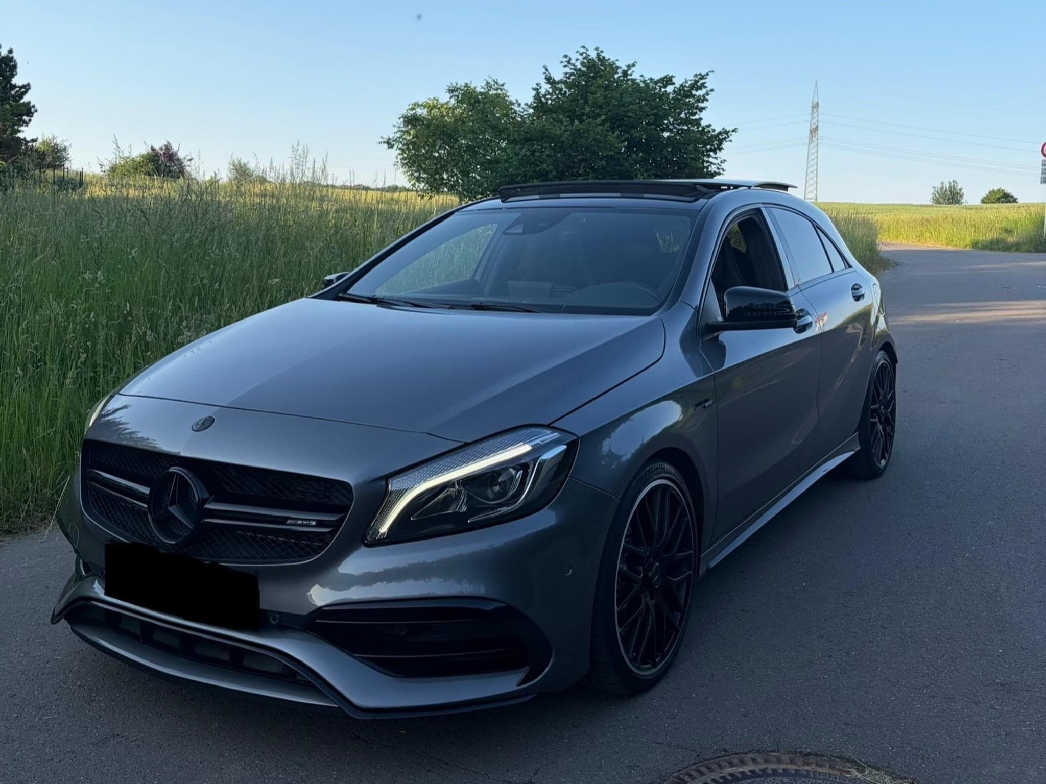 Mercedes A 45 AMG (2017) - Photo 1