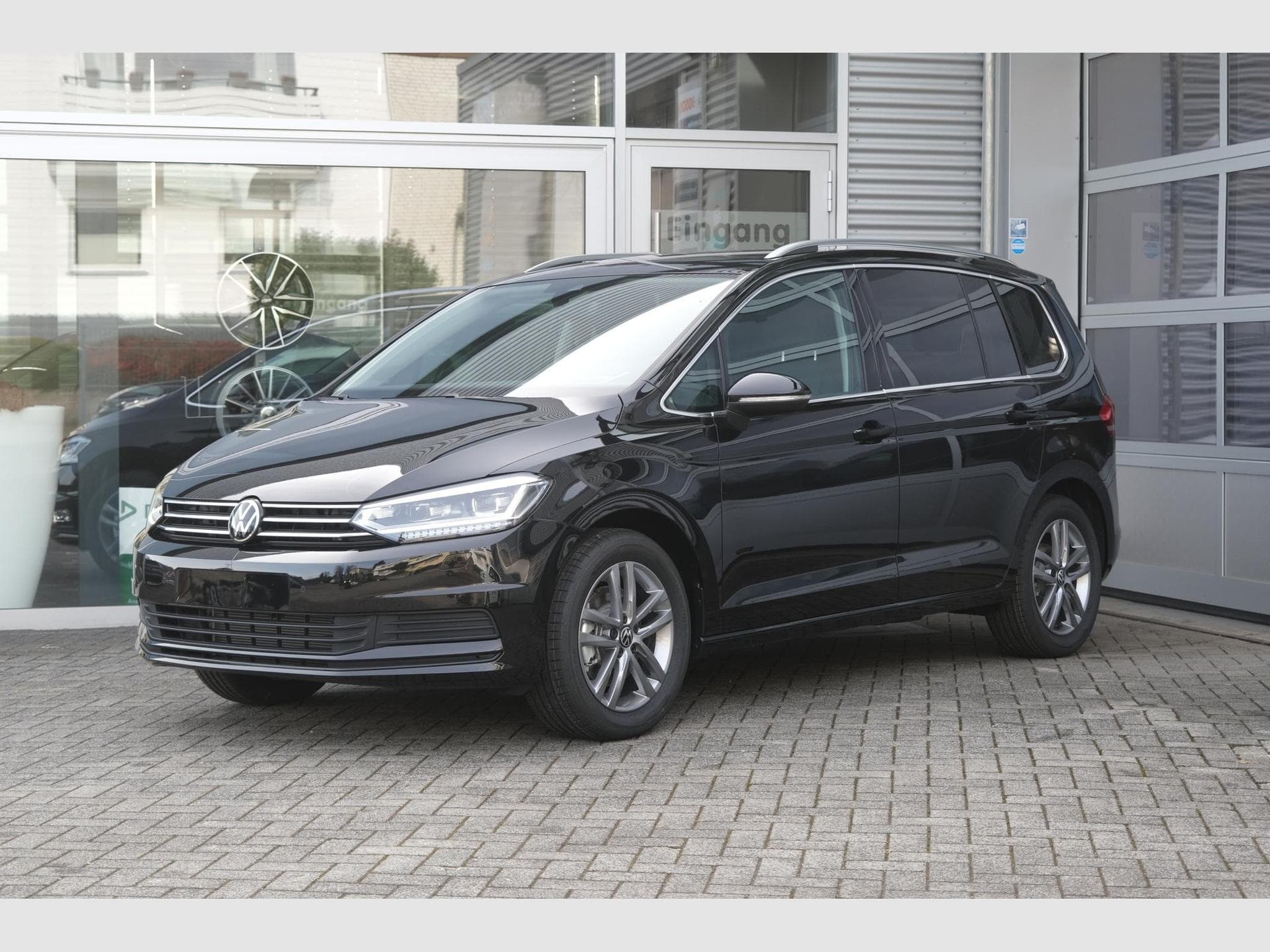 VW Touran 1.5 TSI Edition (2026) - Photo 1