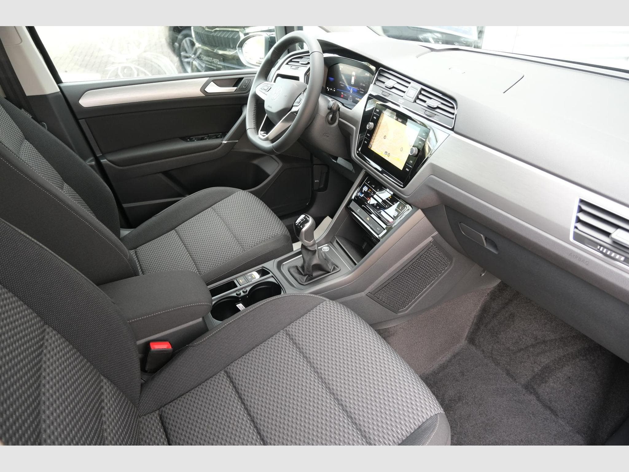 VW Touran 1.5 TSI Edition (2026) - Photo 22