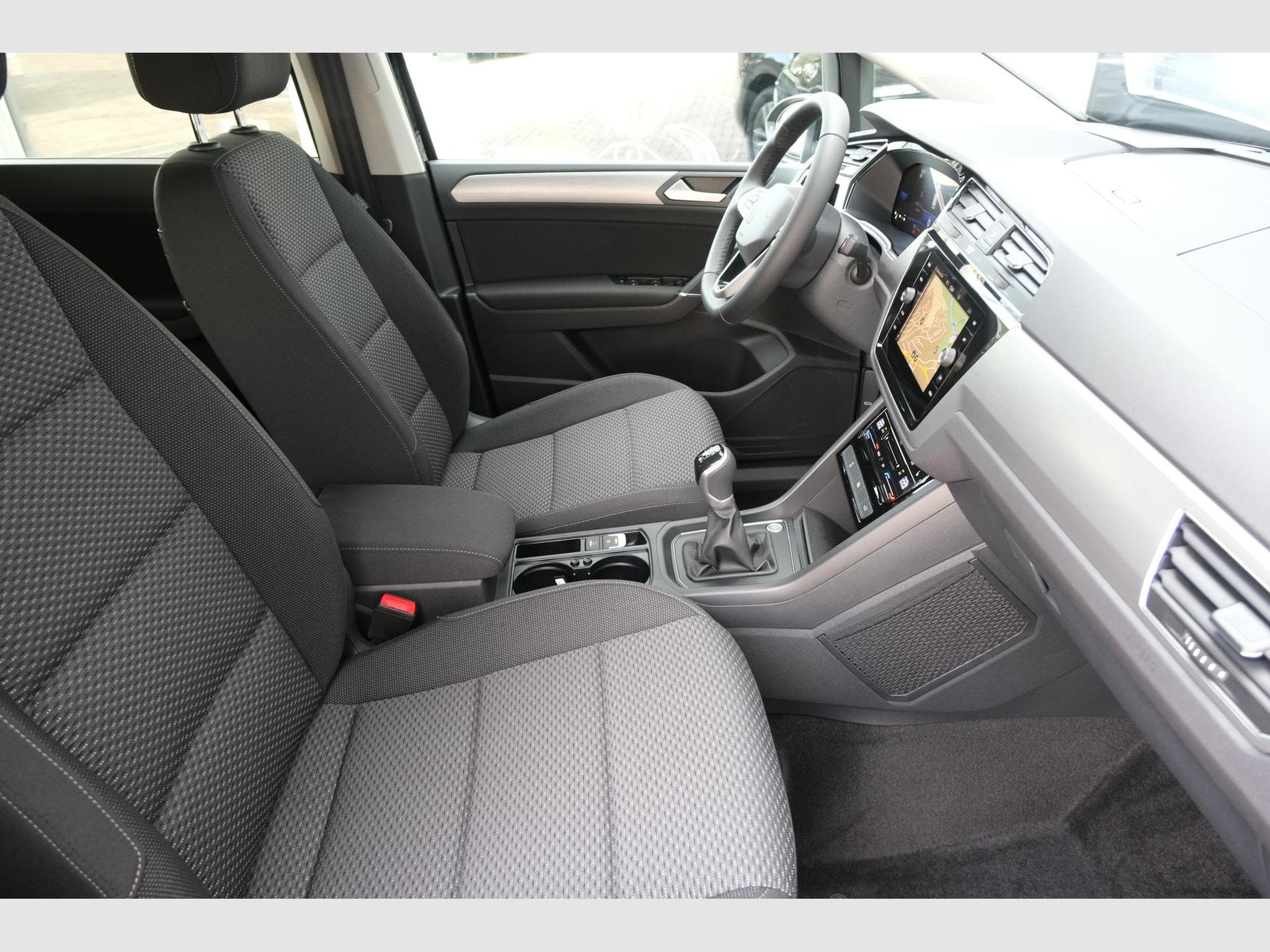 VW Touran 1.5 TSI Edition (2026) - Photo 23