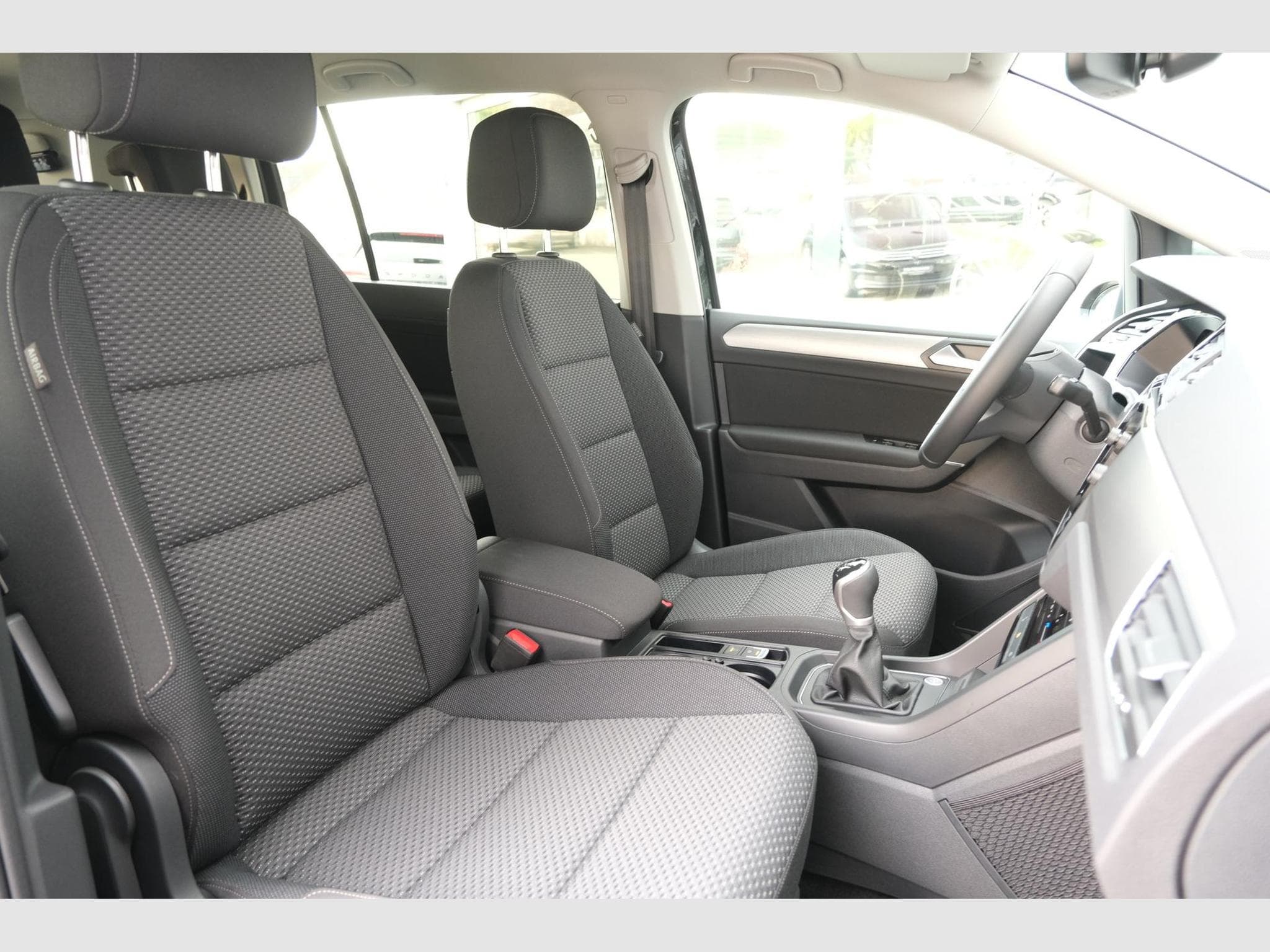 VW Touran 1.5 TSI Edition (2026) - Photo 24