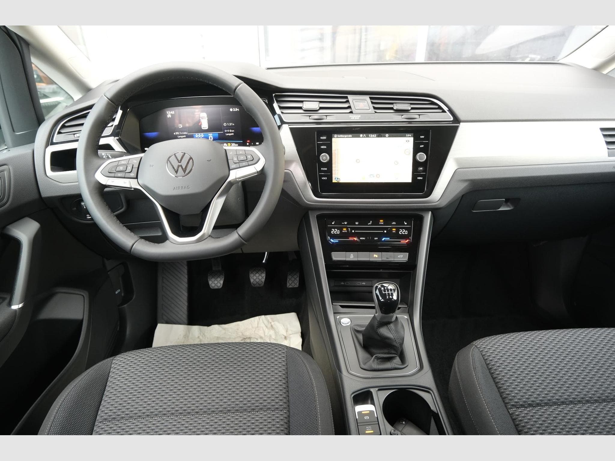 VW Touran 1.5 TSI Edition (2026) - Photo 9