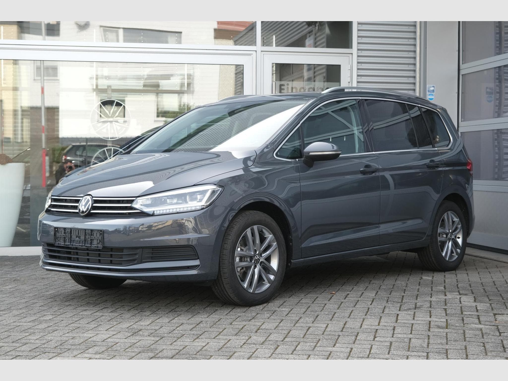 VW Touran 1.5 TSI DSG (2026) - Photo 1