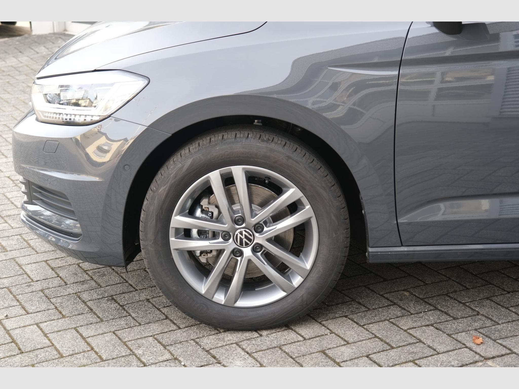 VW Touran 1.5 TSI DSG (2026) - Photo 17