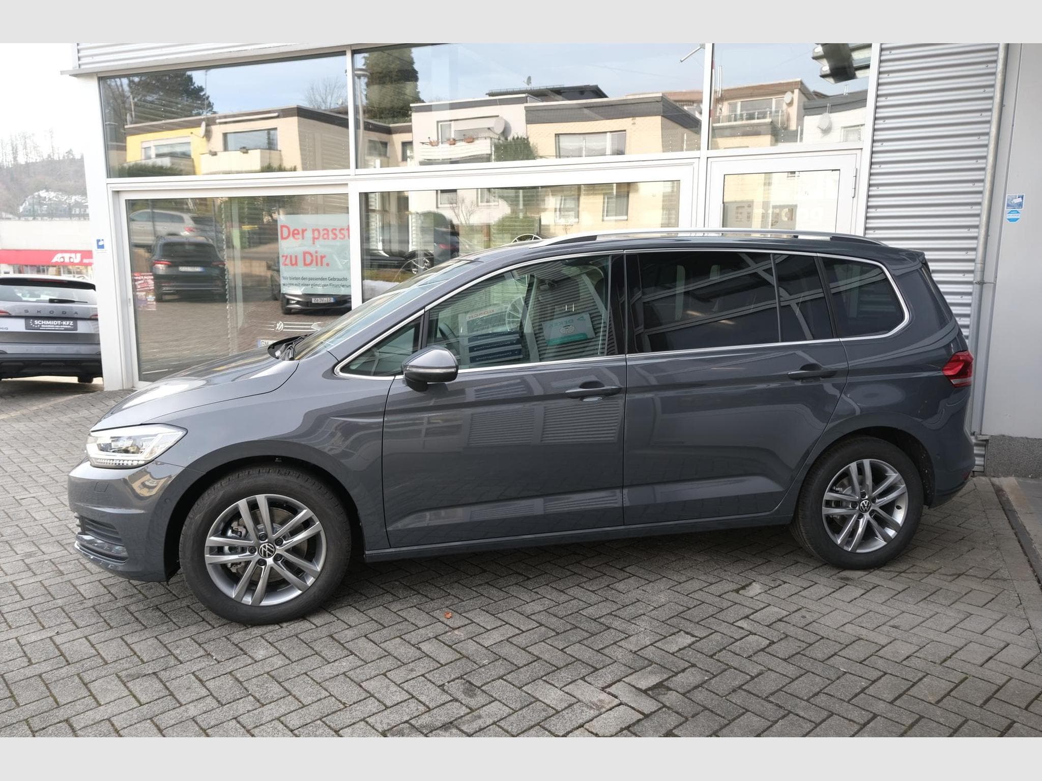 VW Touran 1.5 TSI DSG (2026) - Photo 2