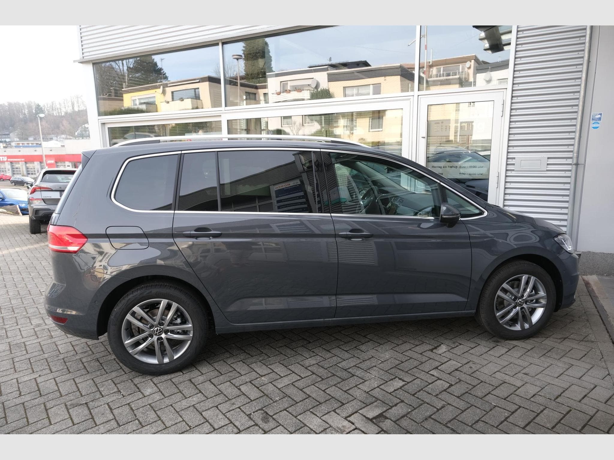 VW Touran 1.5 TSI DSG (2026) - Photo 22