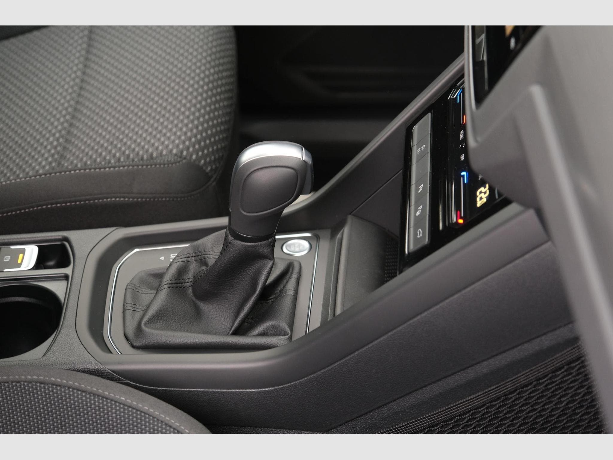 VW Touran 1.5 TSI DSG (2026) - Photo 25