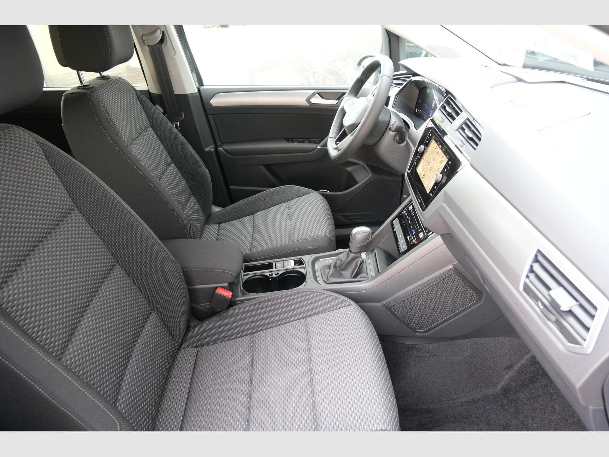 VW Touran 1.5 TSI DSG (2026) - Photo 5