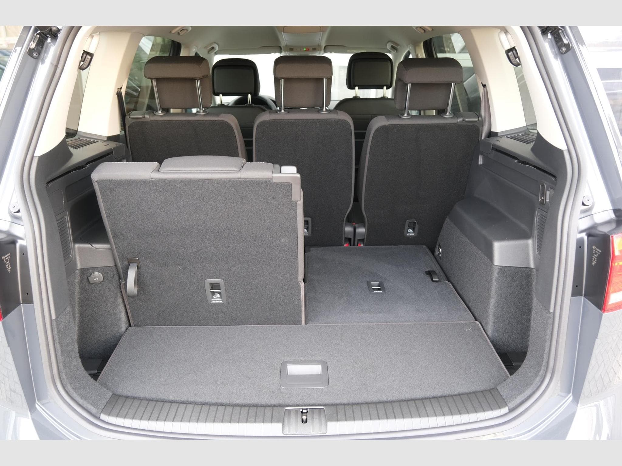 VW Touran 1.5 TSI DSG (2026) - Photo 6