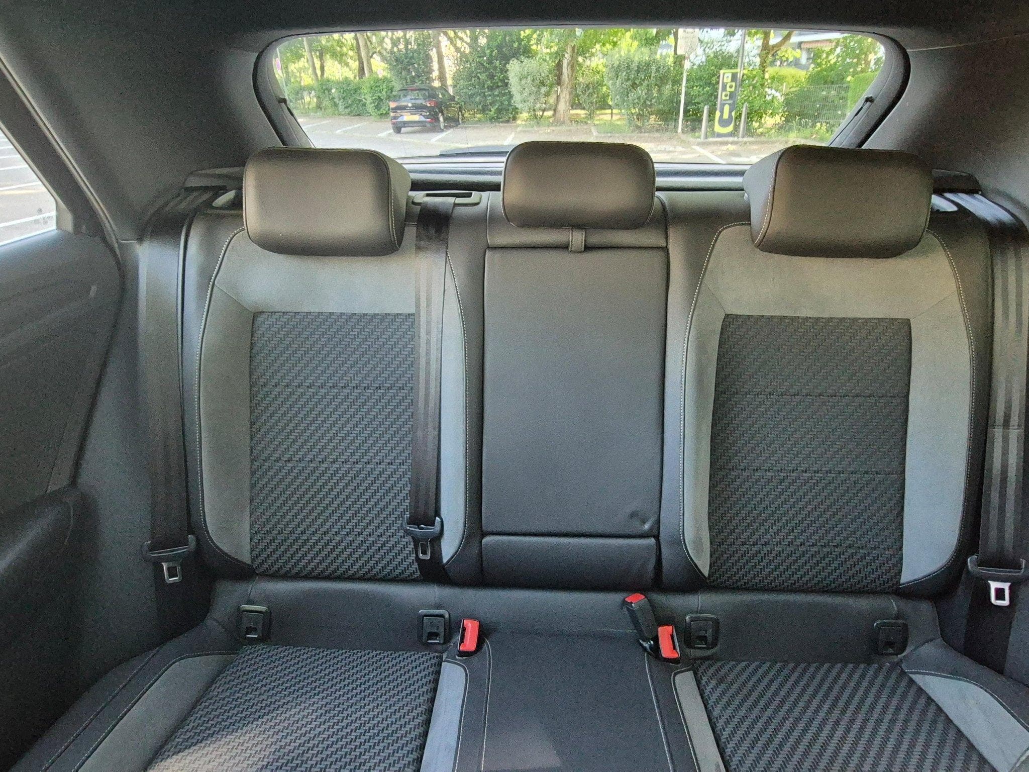 VW T-Roc R 2.0 TSI 300CV AKRAPOVIC (2020) - Photo 7