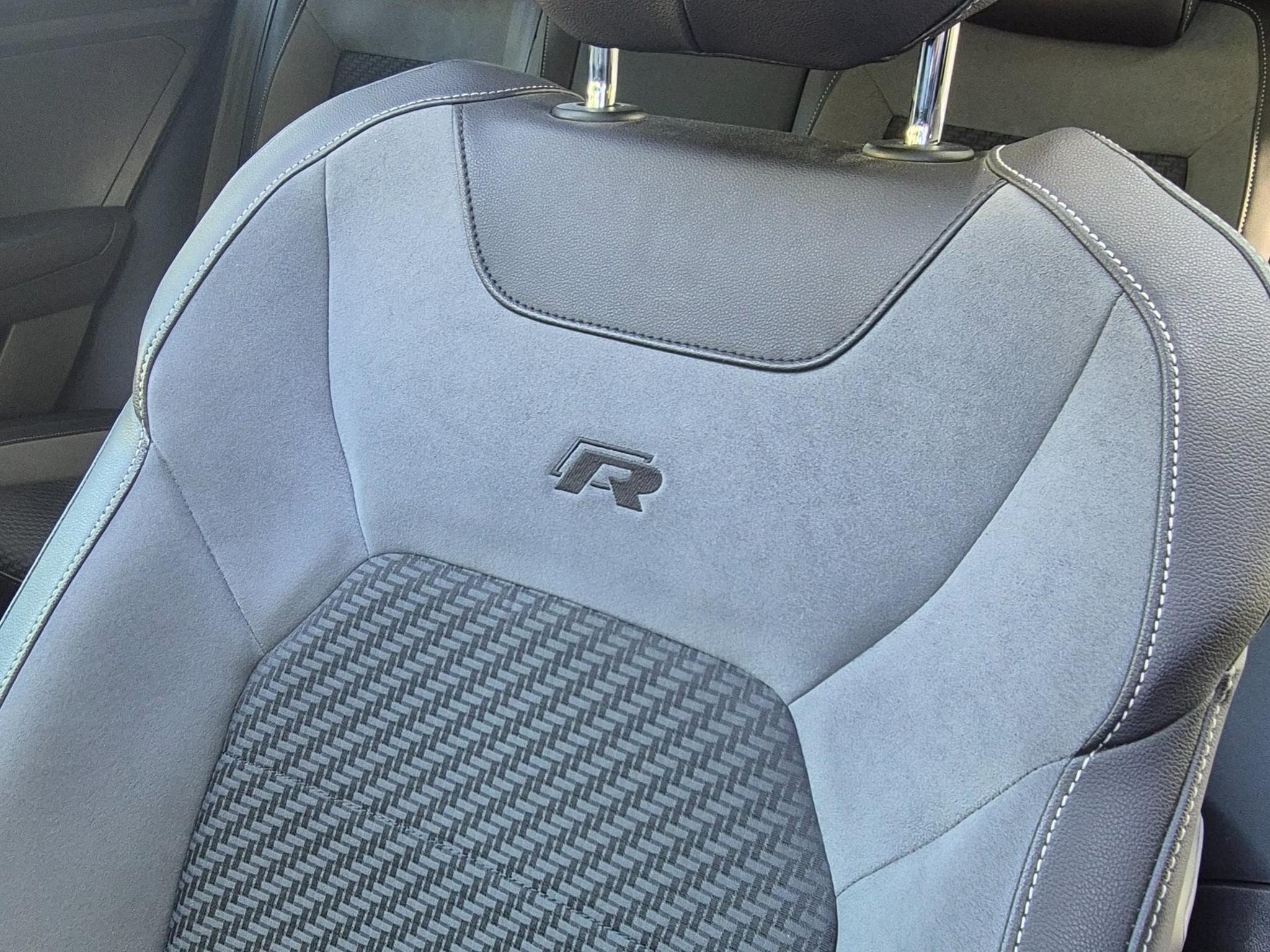 VW T-Roc R 2.0 TSI 300CV AKRAPOVIC (2020) - Photo 8