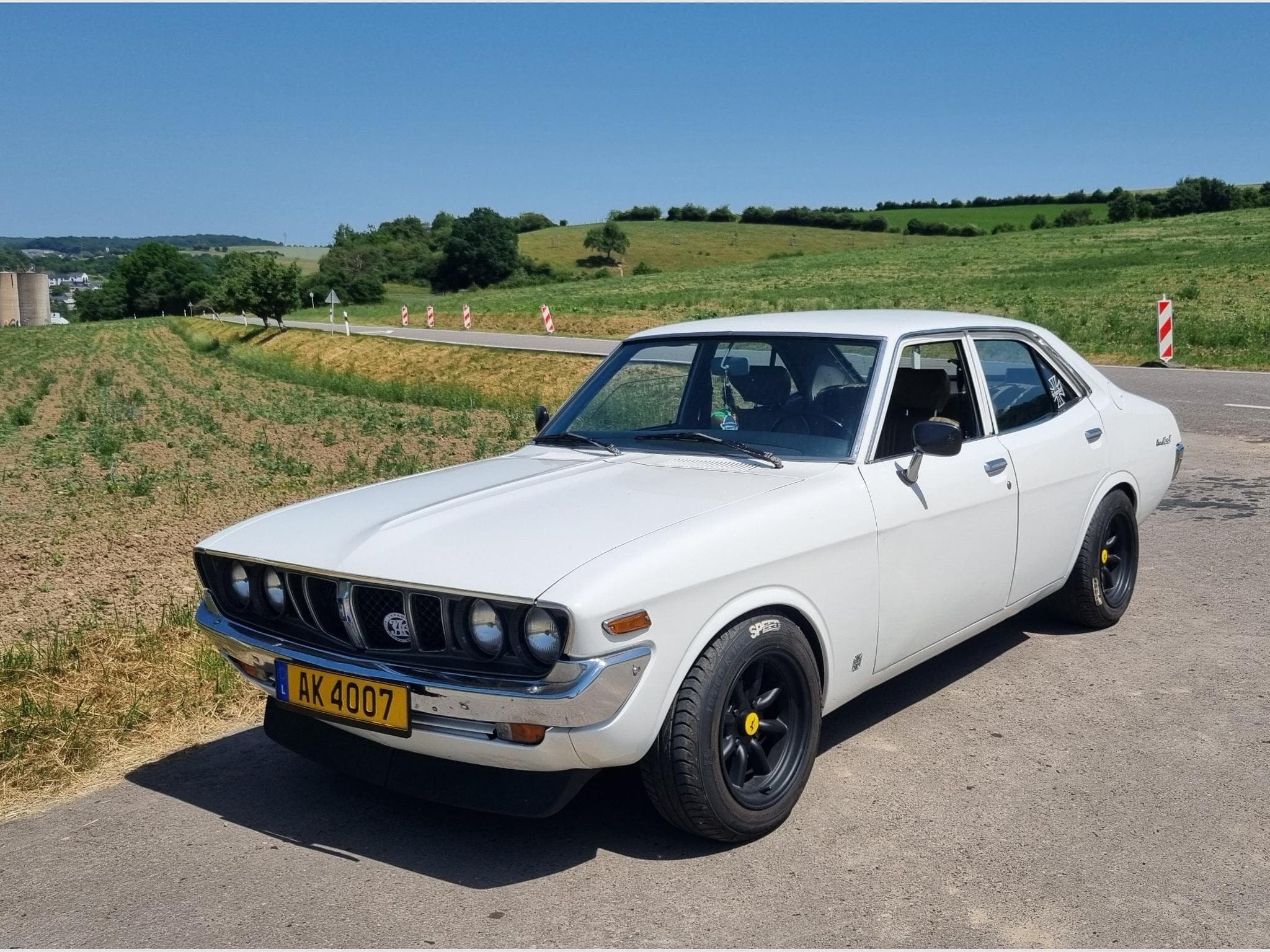 Toyota Corona Mark 2 (1973) - Photo 1