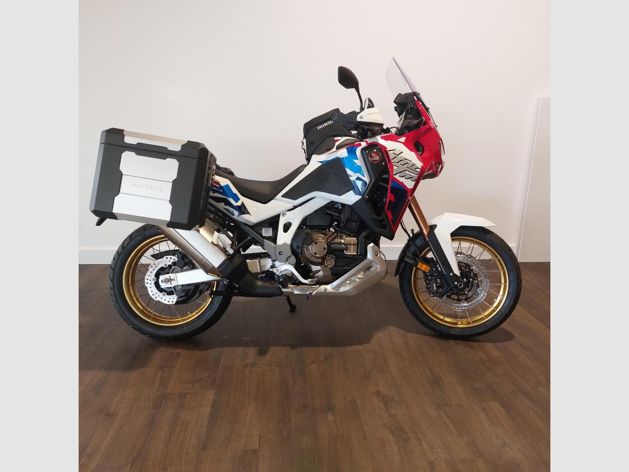 Honda CRF AfricaTwin Adventure Sport Tri-color (2026) - Photo 1