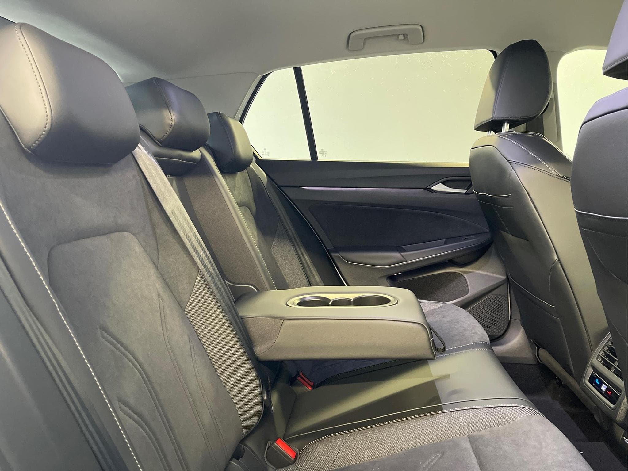 VW Golf Style (2026) - Photo 16