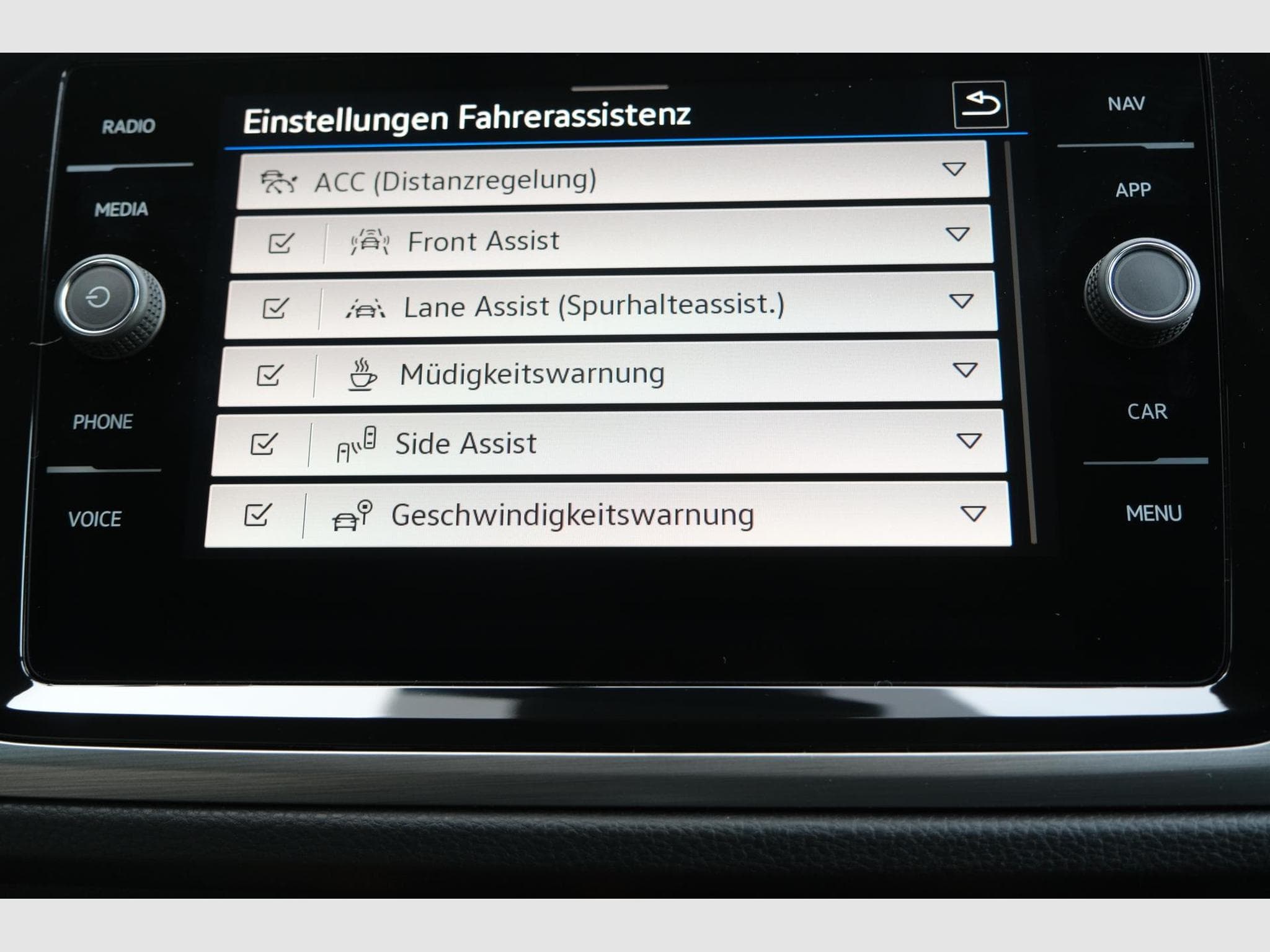 VW Touran 1.5 TSI DSG (2026) - Photo 14