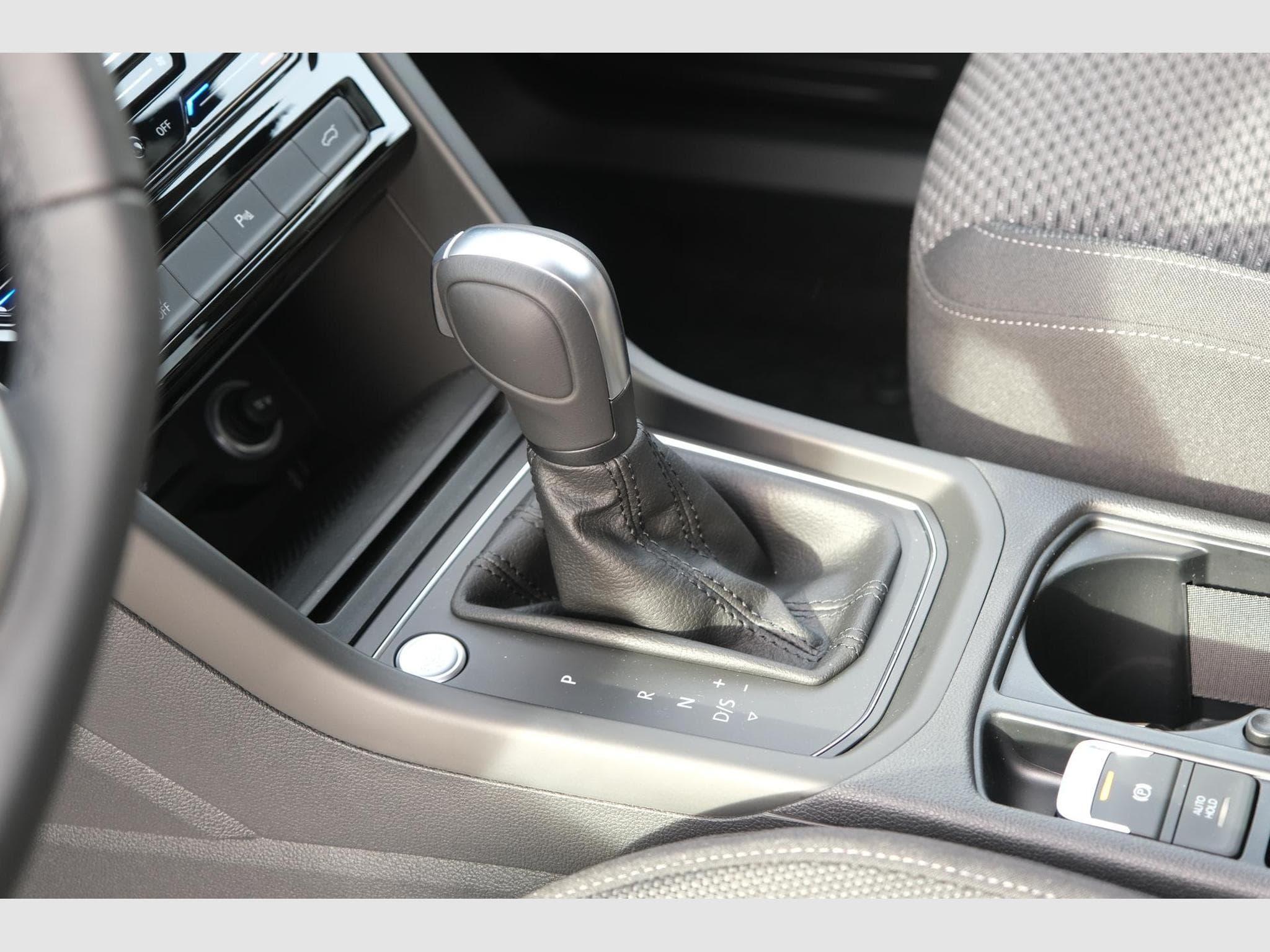 VW Touran 1.5 TSI DSG (2026) - Photo 21