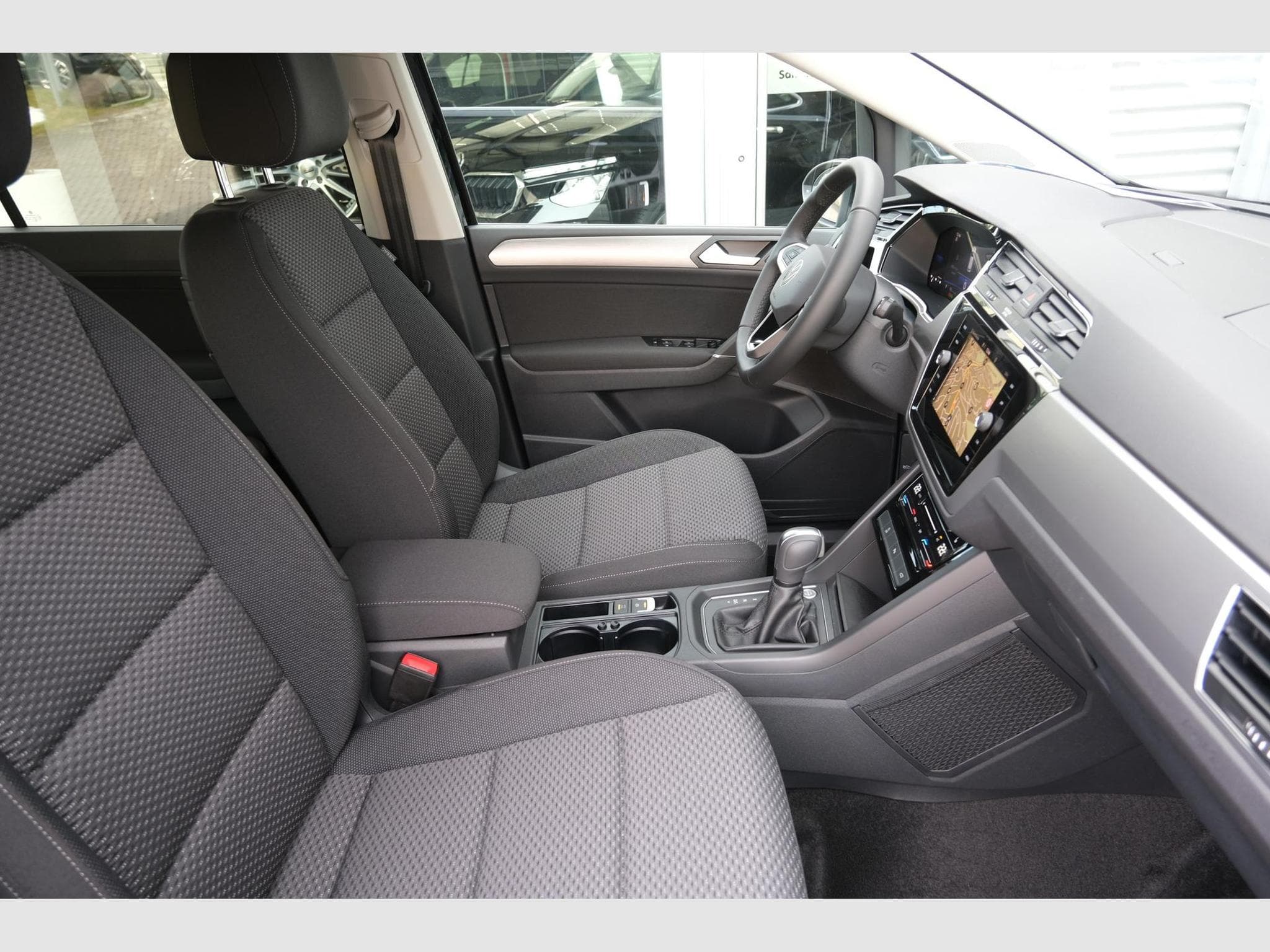 VW Touran 1.5 TSI DSG (2026) - Photo 22