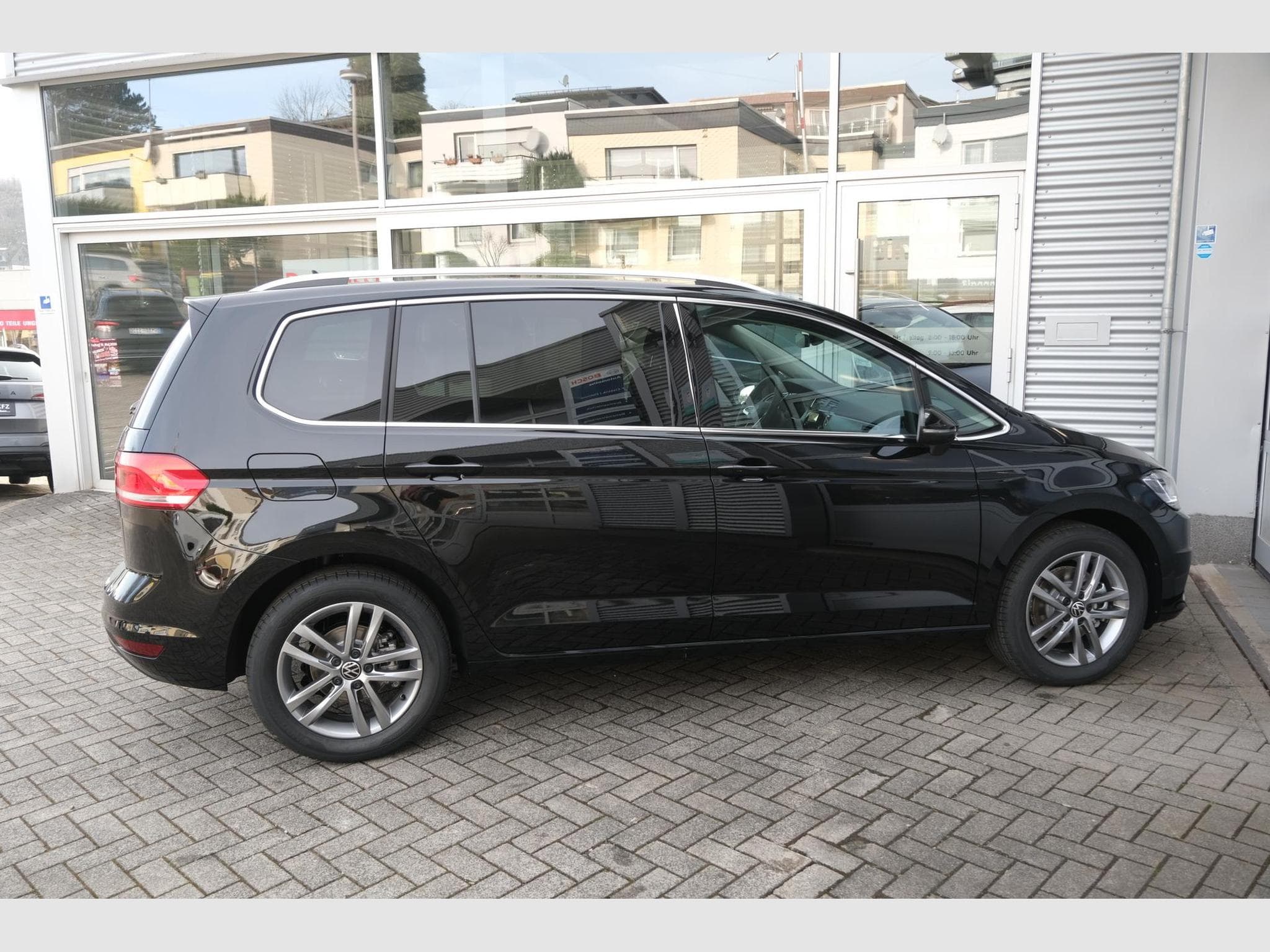 VW Touran 1.5 TSI DSG (2026) - Photo 5