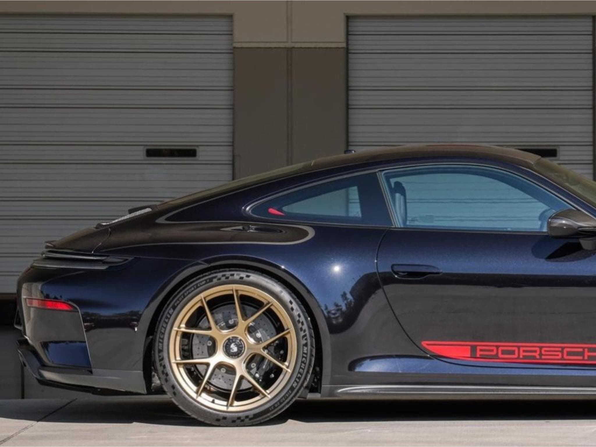 Porsche 911 GT3 Touring (2025) - Photo 2