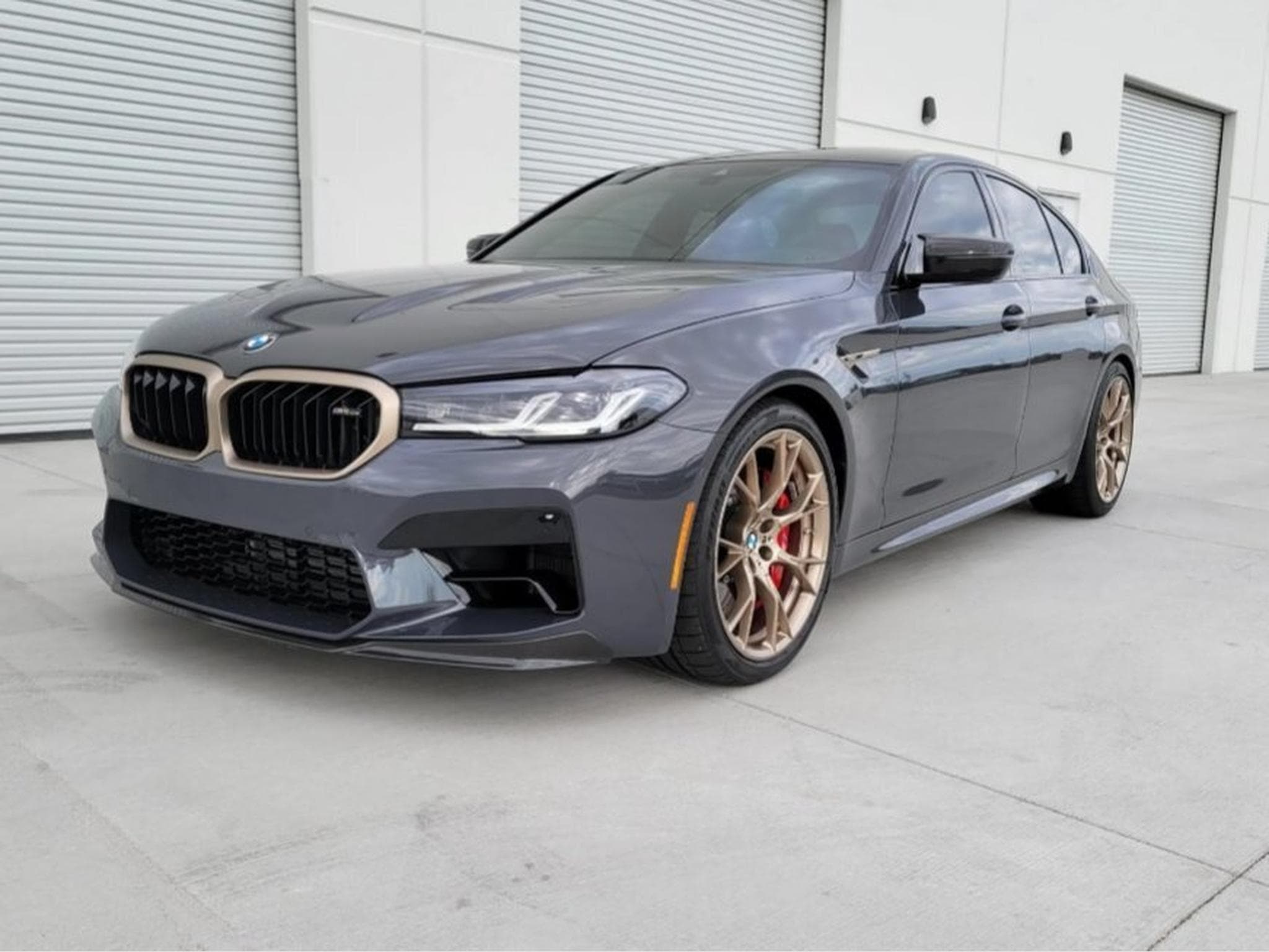 BMW M5 cs (2022) - Photo 1