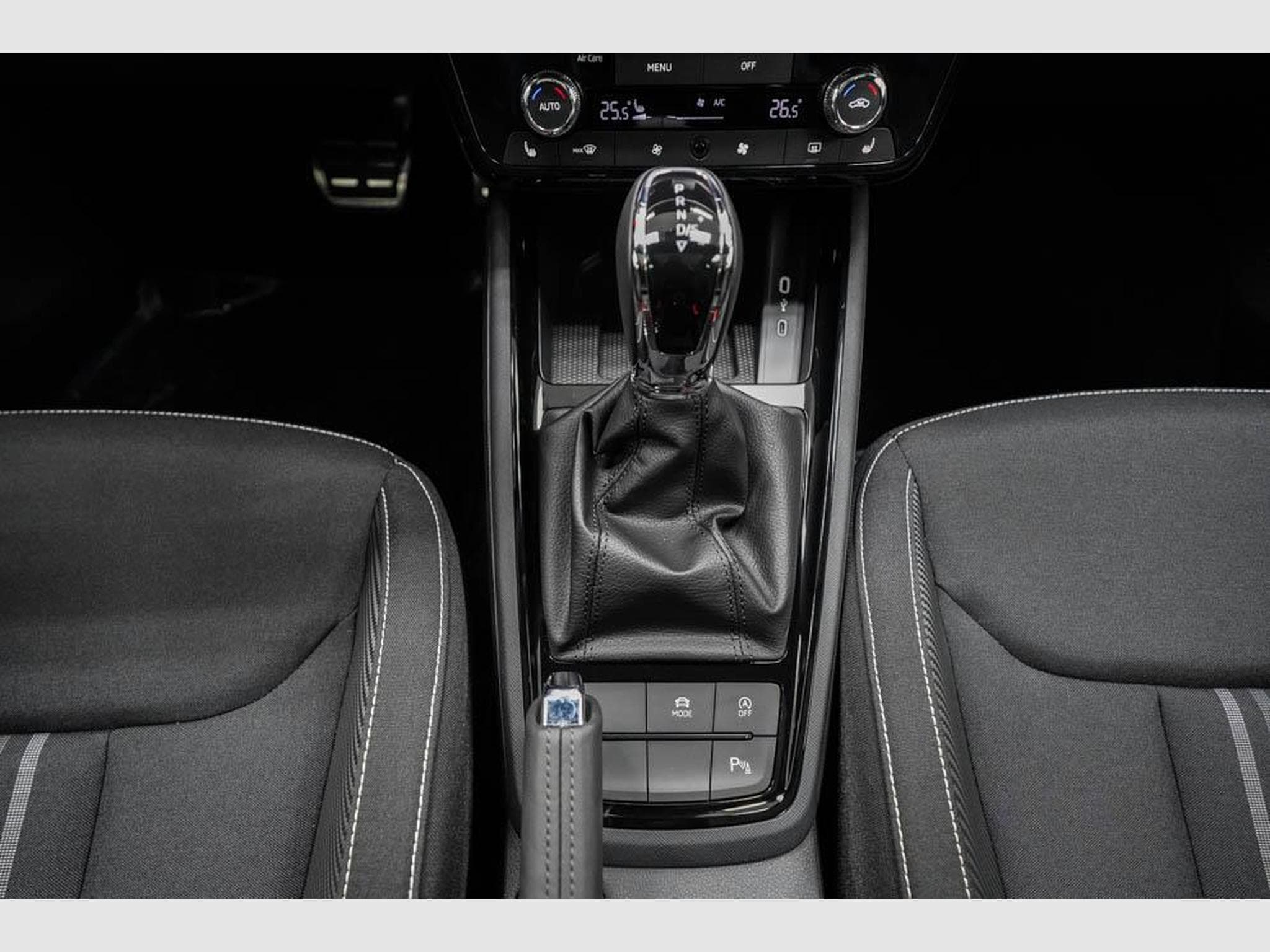 Skoda Scala 1,5 TSI DSG (2025) - Foto 12