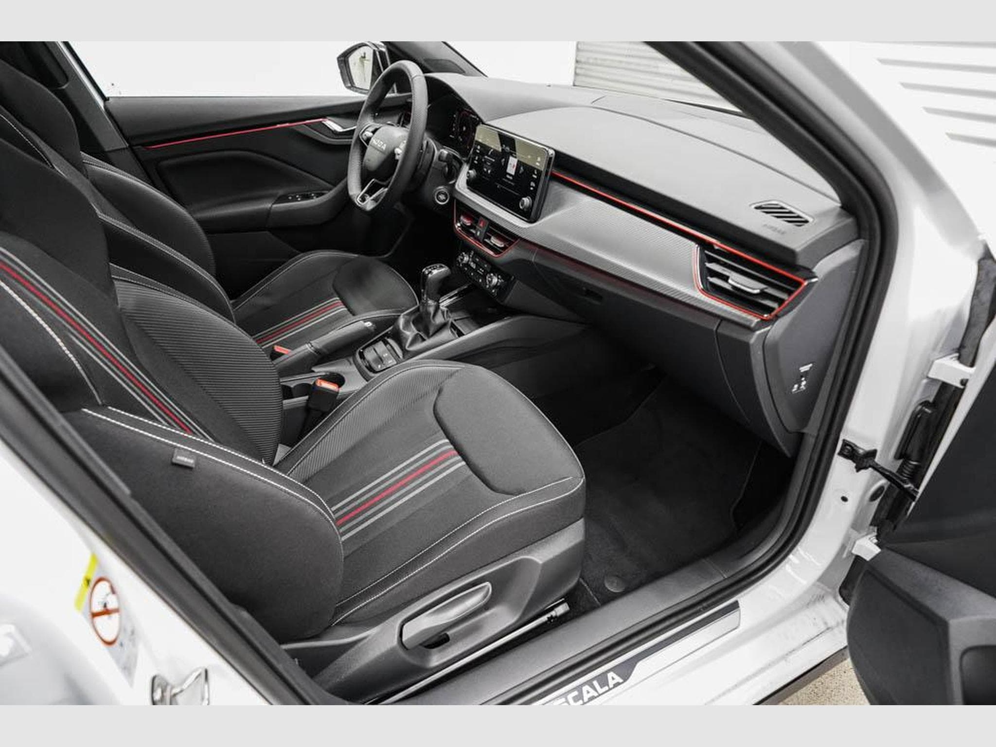 Skoda Scala 1,5 TSI DSG (2025) - Foto 20