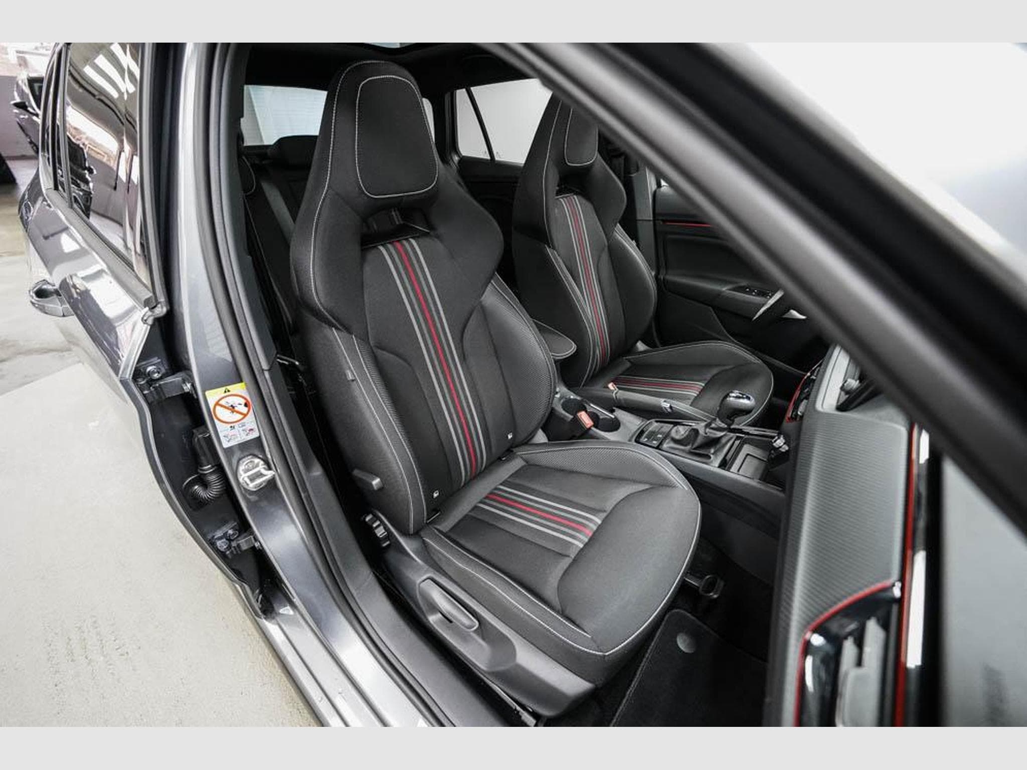 Skoda Scala 1,5 TSI DSG (2025) - Foto 21