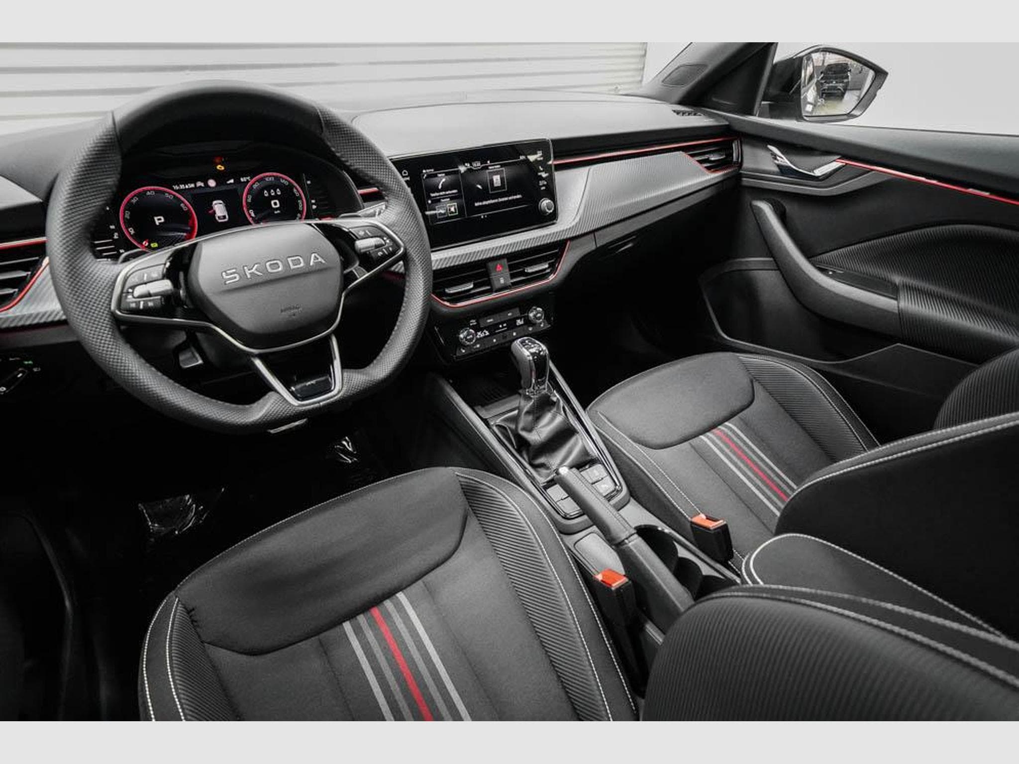 Skoda Scala 1,5 TSI DSG (2025) - Foto 7