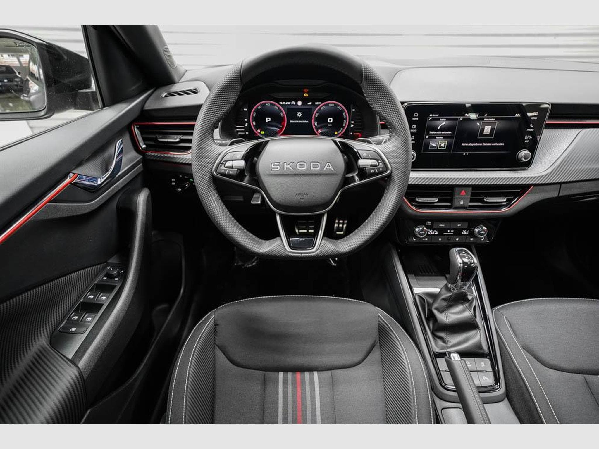 Skoda Scala 1,5 TSI DSG (2025) - Foto 8