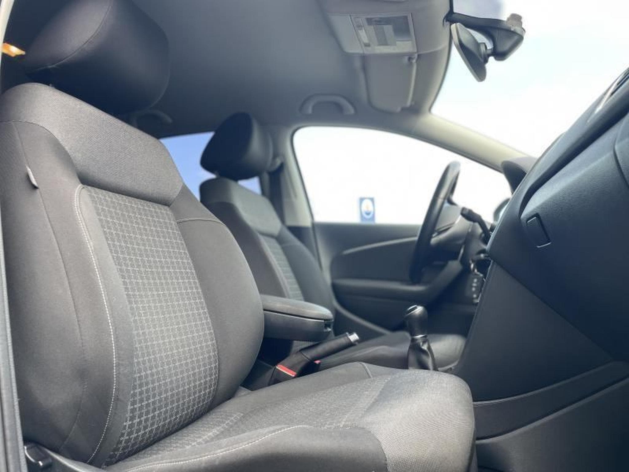 VW Polo 1.4 Tdi 90 Comfortline (2015) - Foto 4