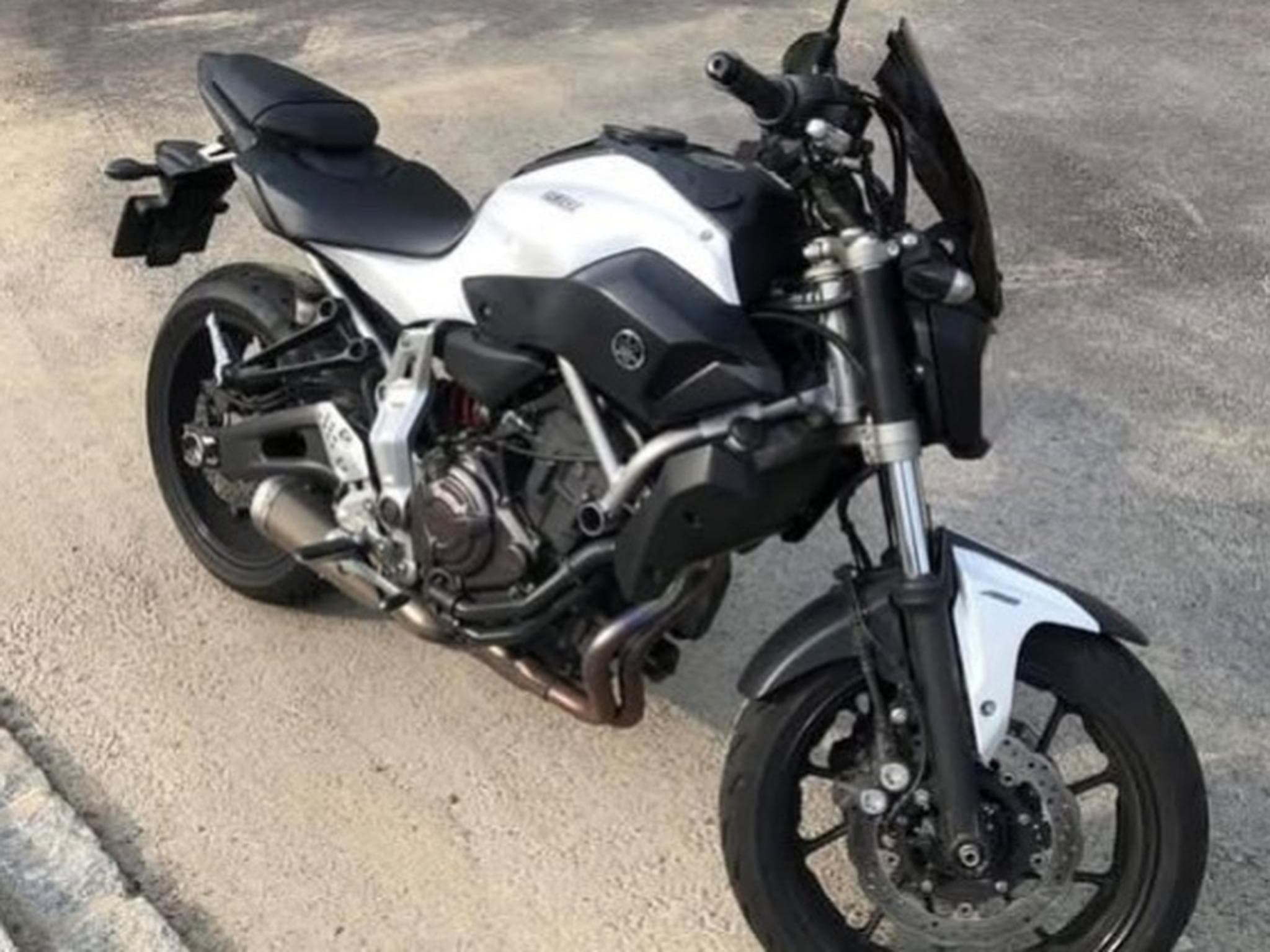 Yamaha MT07 ABS (2014) - Photo 2