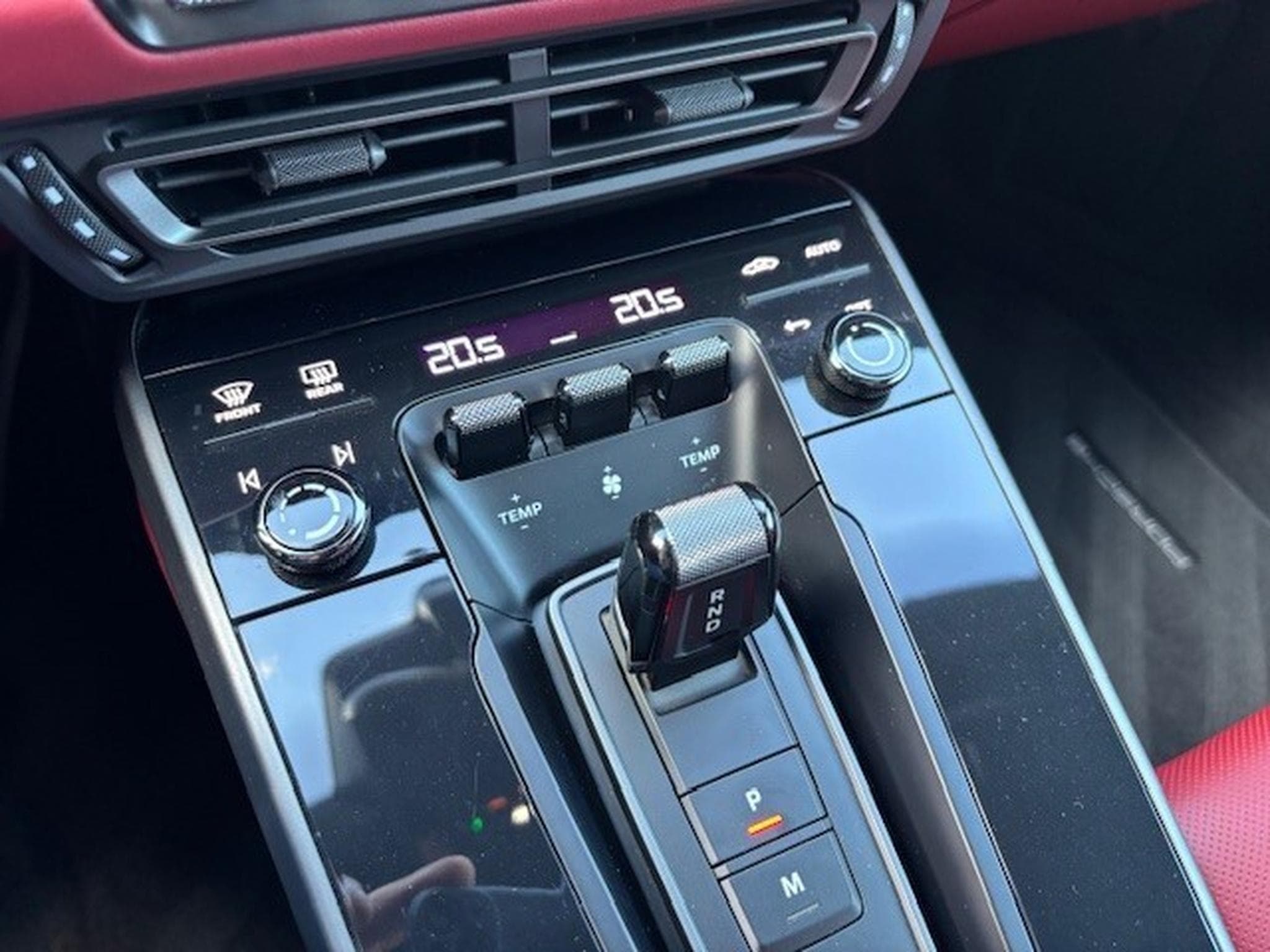 Porsche 992 CARRERA 4S (2024) - Photo 9