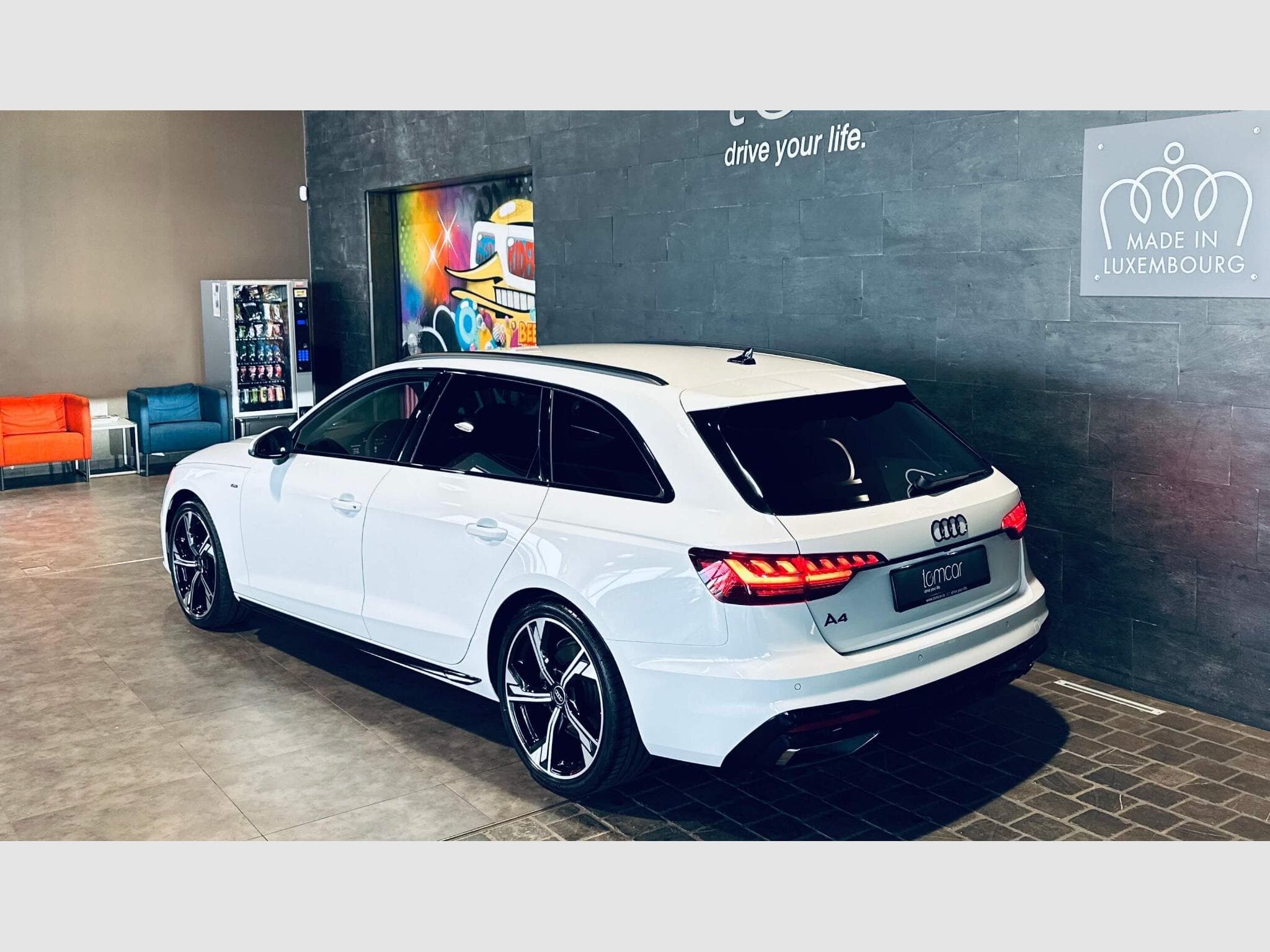 Audi A4 A4 AVANT S-LINE 35 TFSI S-TRONIC (2023) - Photo 5