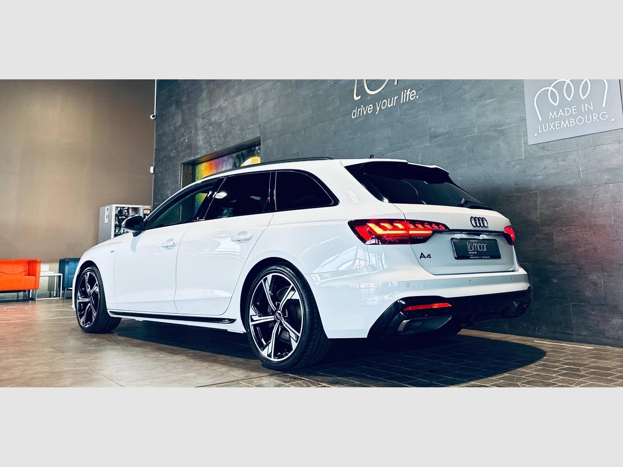 Audi A4 A4 AVANT S-LINE 35 TFSI S-TRONIC (2023) - Photo 4