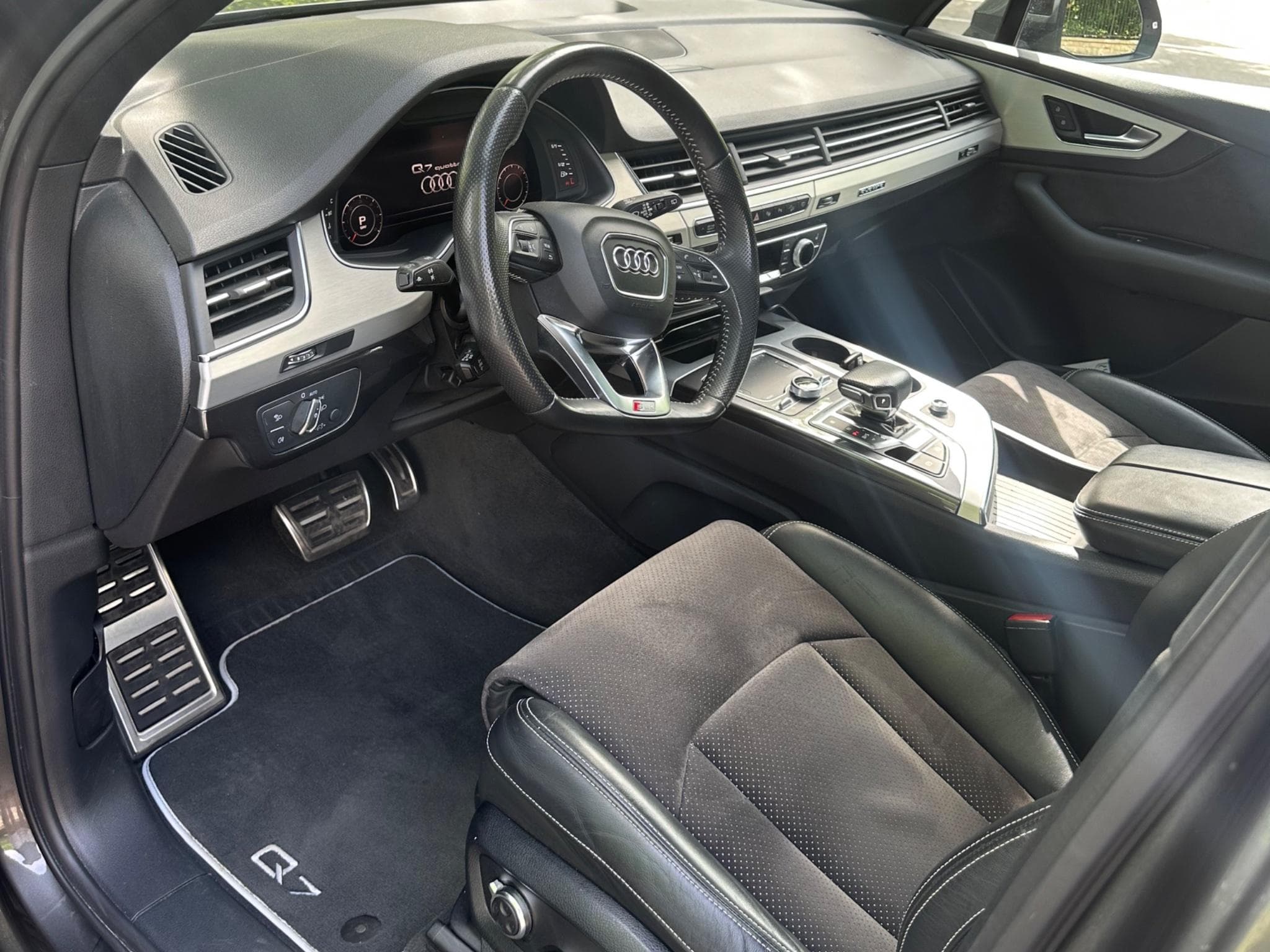 Audi Q7 S-Line (2018) - Photo 6
