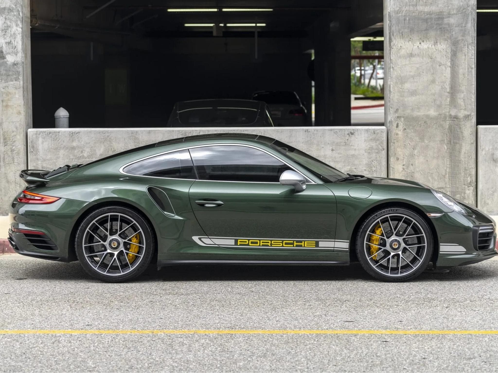 Porsche 911 Turbo S (2018) - Photo 2