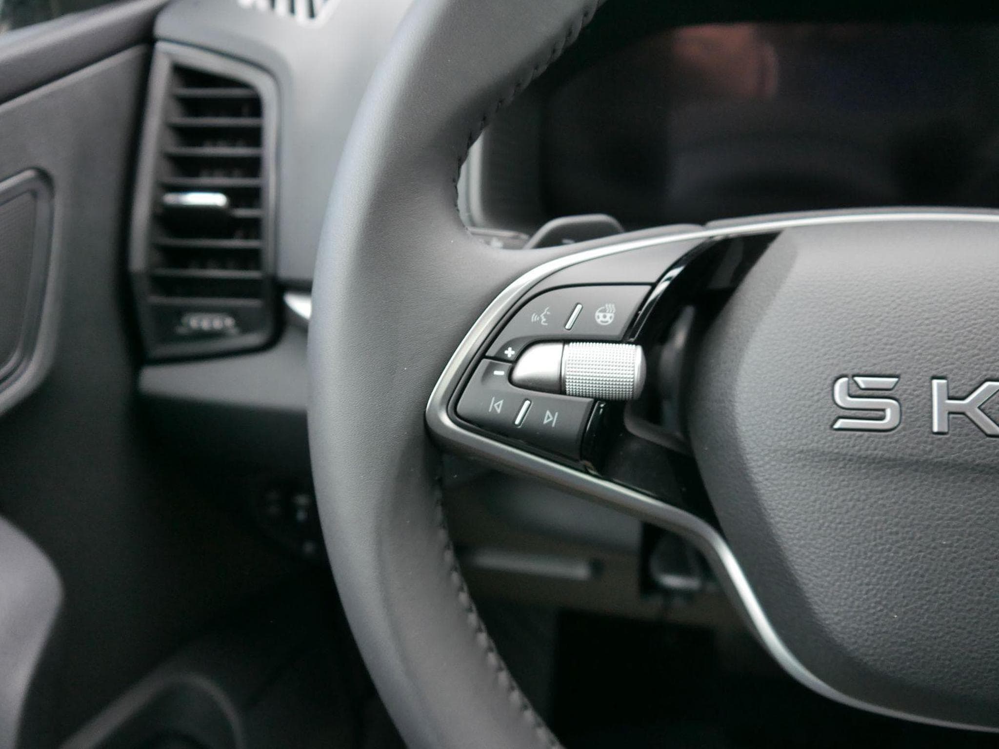 Skoda Karoq Selection 2.0 TDI DSG 4x4 (2026) - Photo 14