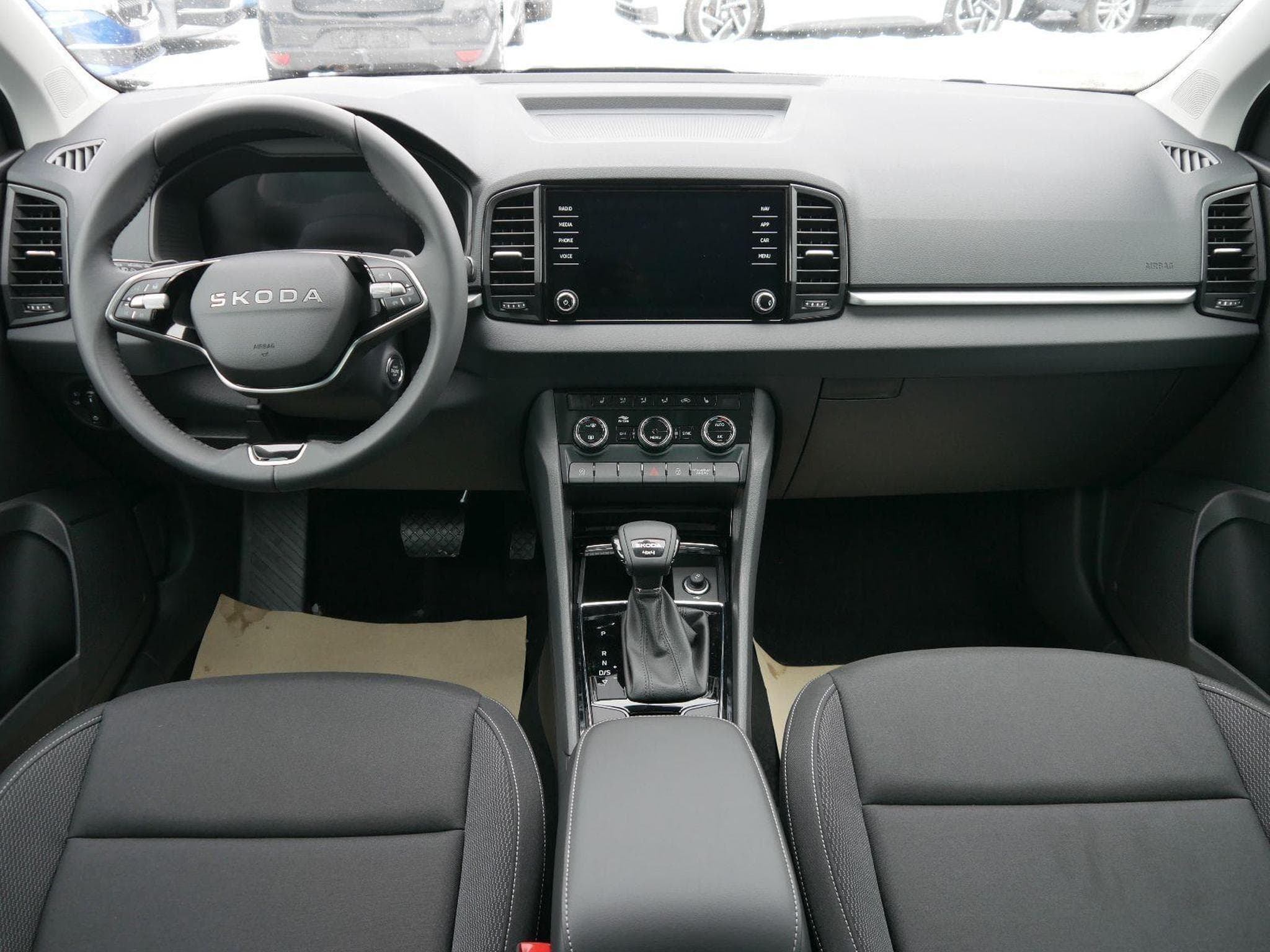 Skoda Karoq Selection 2.0 TDI DSG 4x4 (2026) - Photo 10