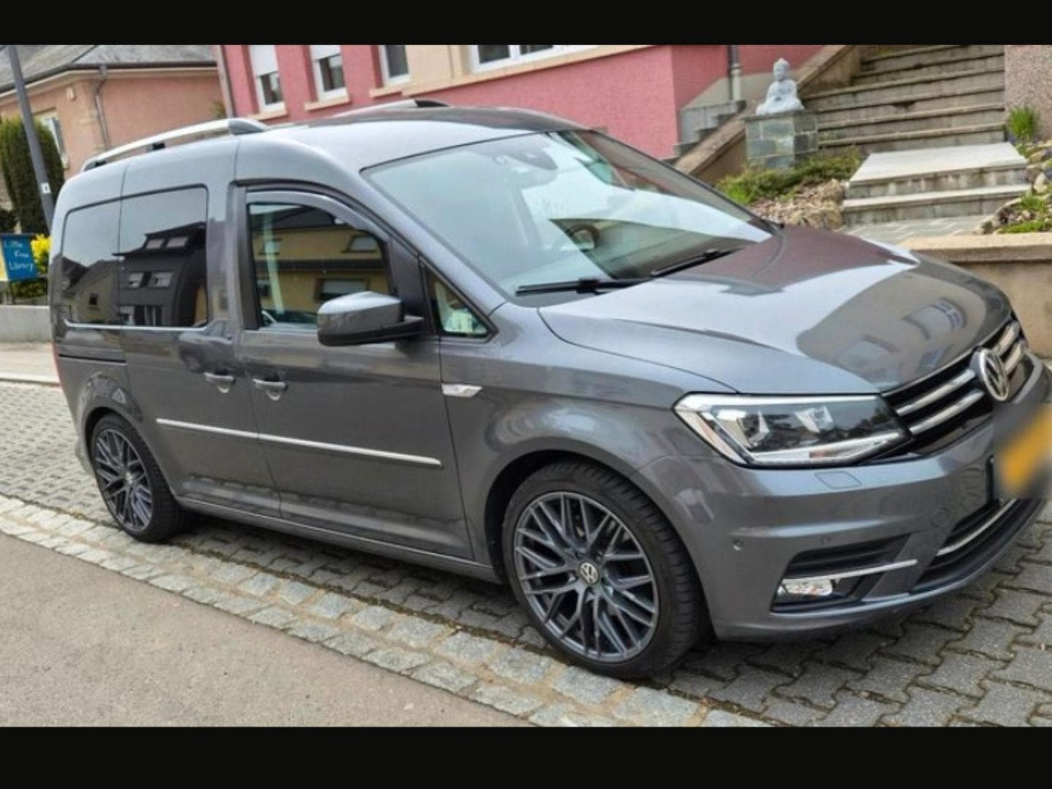 VW Caddy Highline (2019) - Foto 1