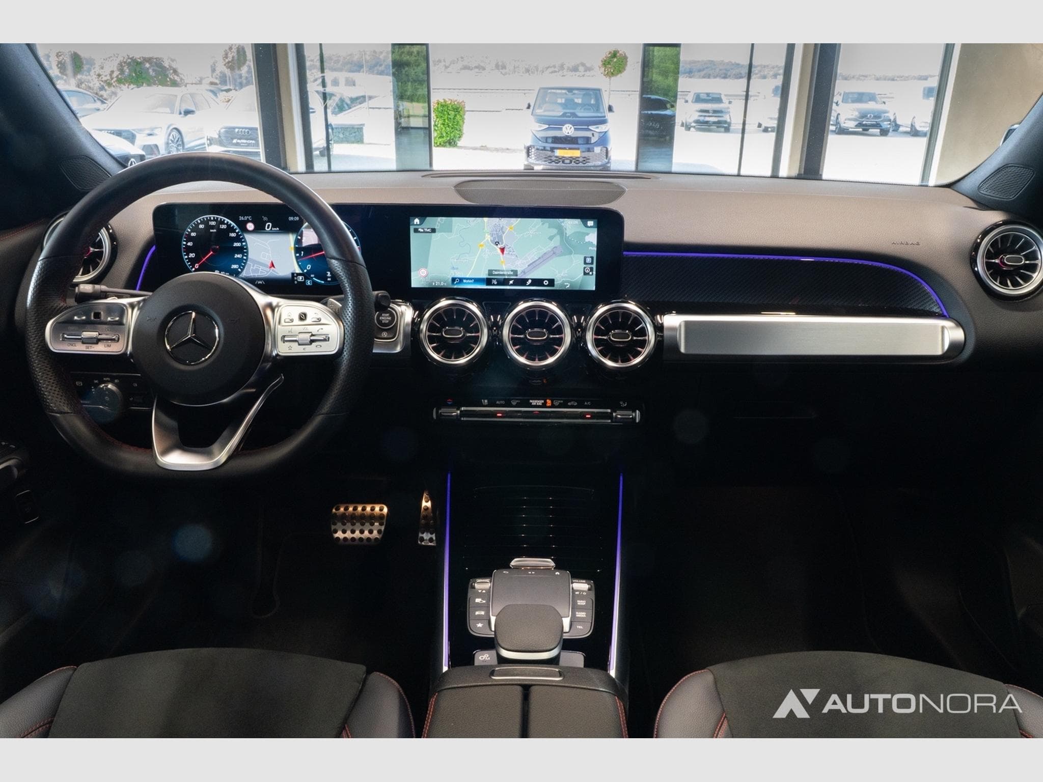 Mercedes GLB 35 AMG (2023) - Photo 14