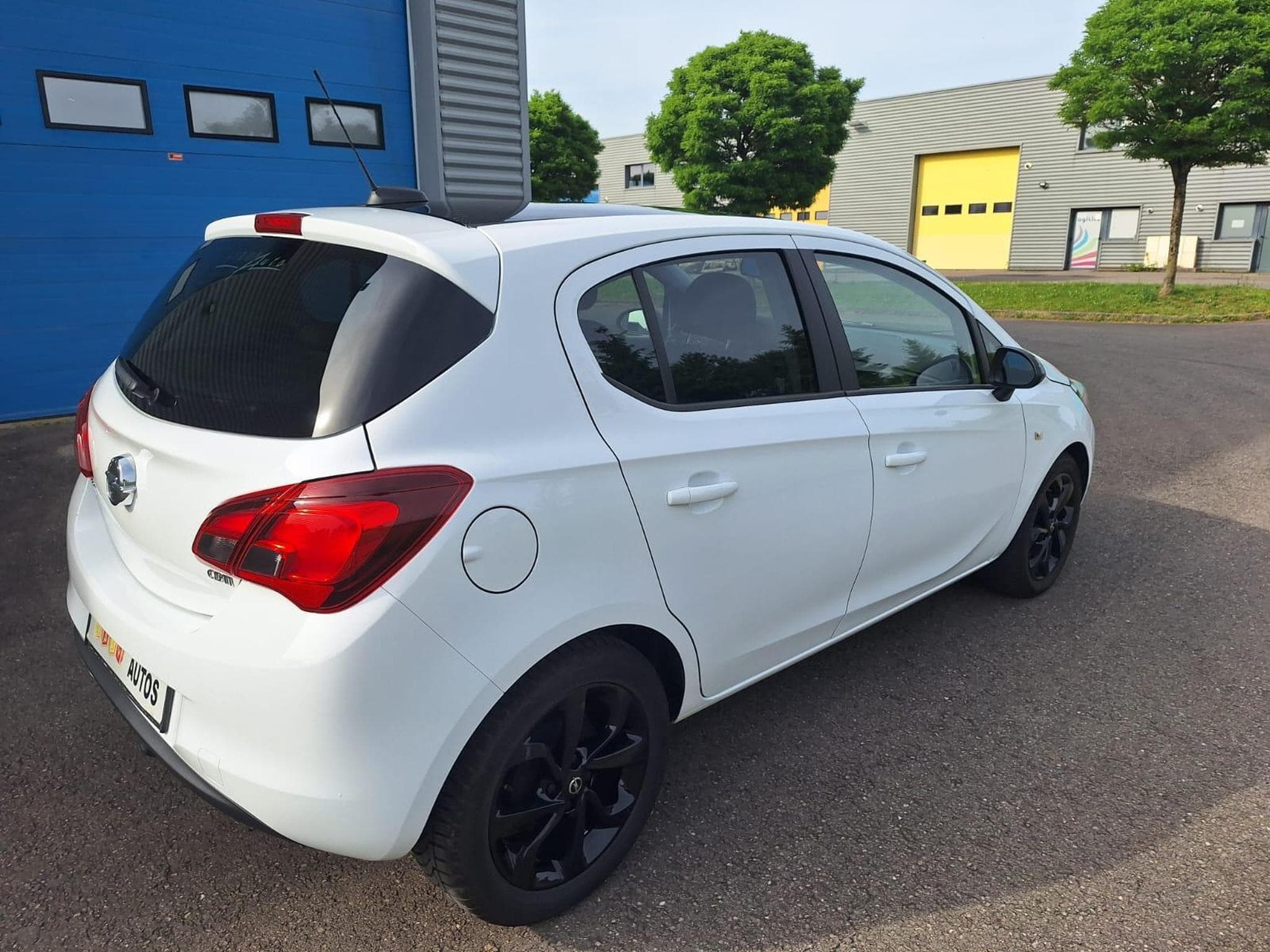 Opel Corsa E 1.3 cdti 75ch black edition (2018) - Foto 3