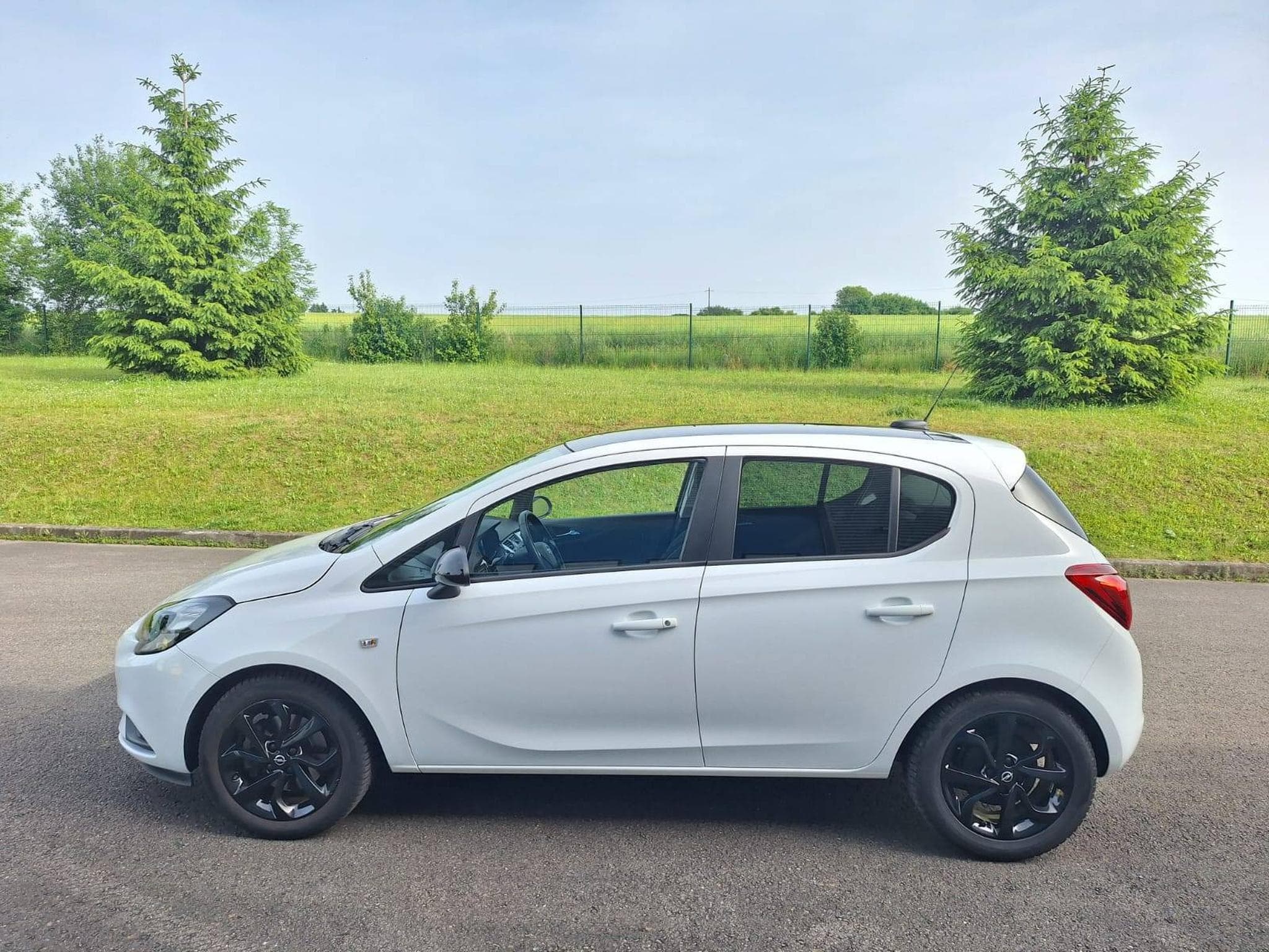 Opel Corsa E 1.3 cdti 75ch black edition (2018) - Foto 6