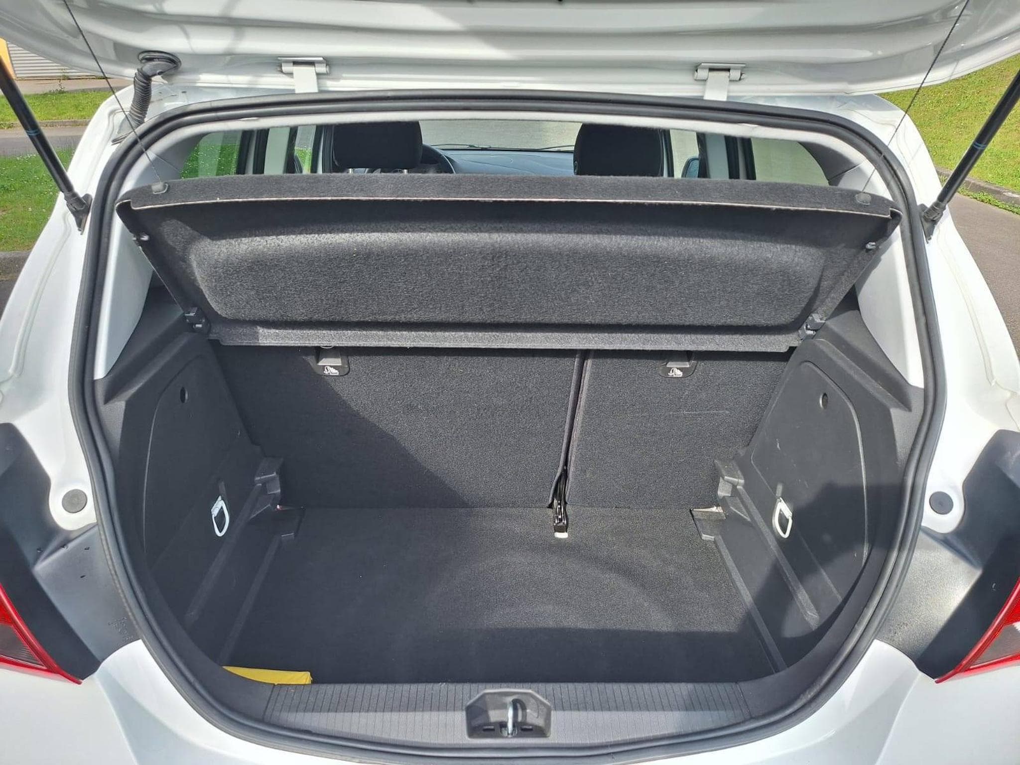 Opel Corsa E 1.3 cdti 75ch black edition (2018) - Foto 14