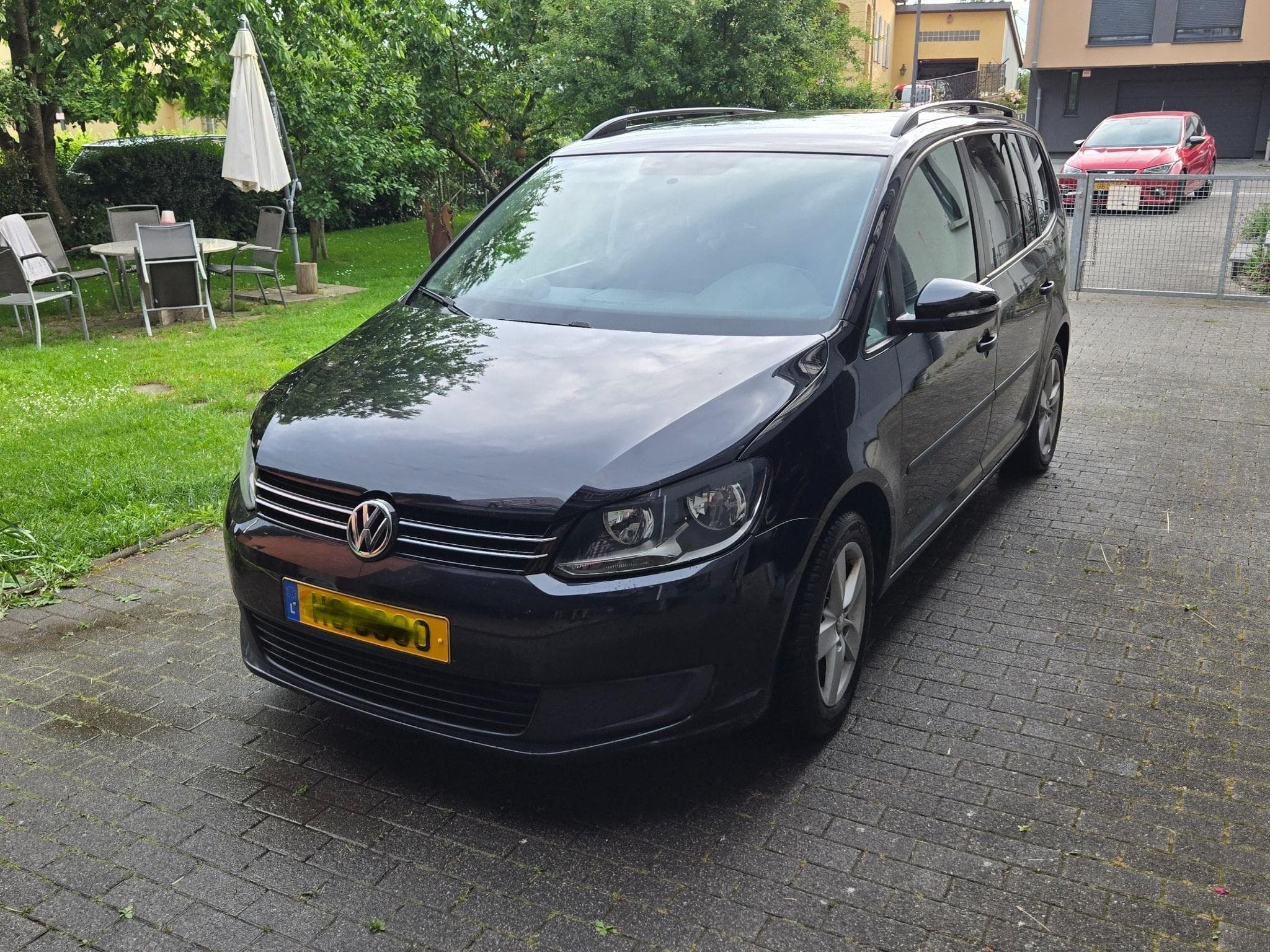 VW Touran (2014) - Photo 1