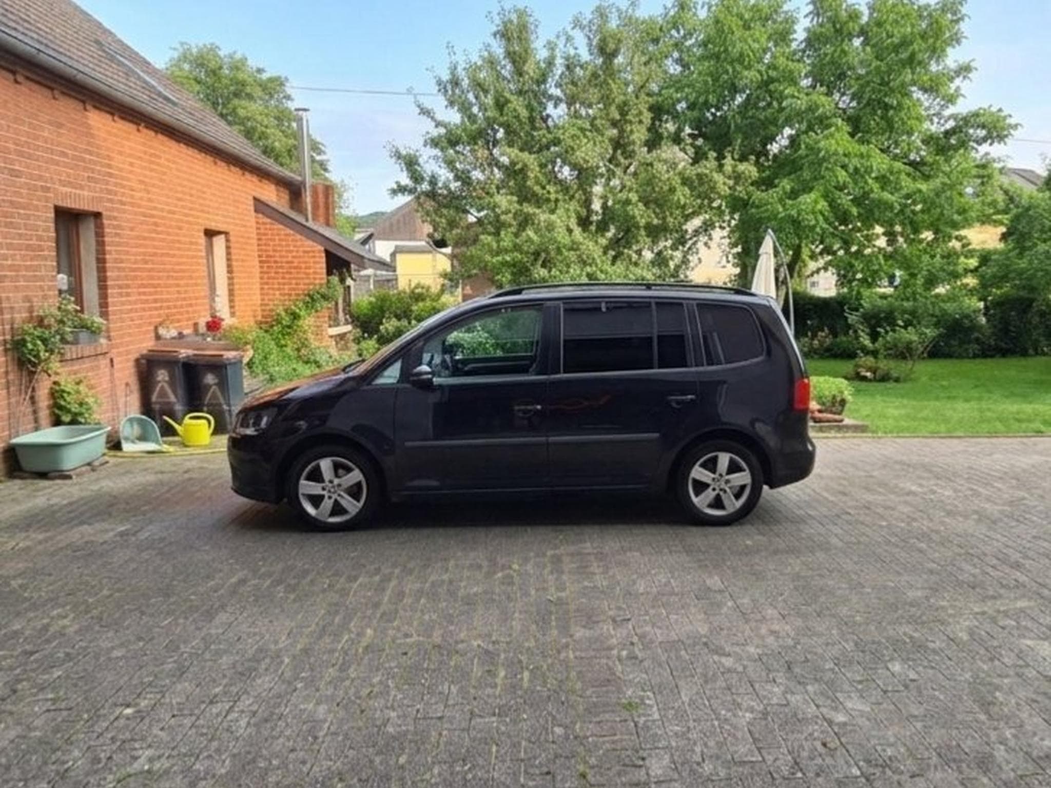 VW Touran (2014) - Photo 2