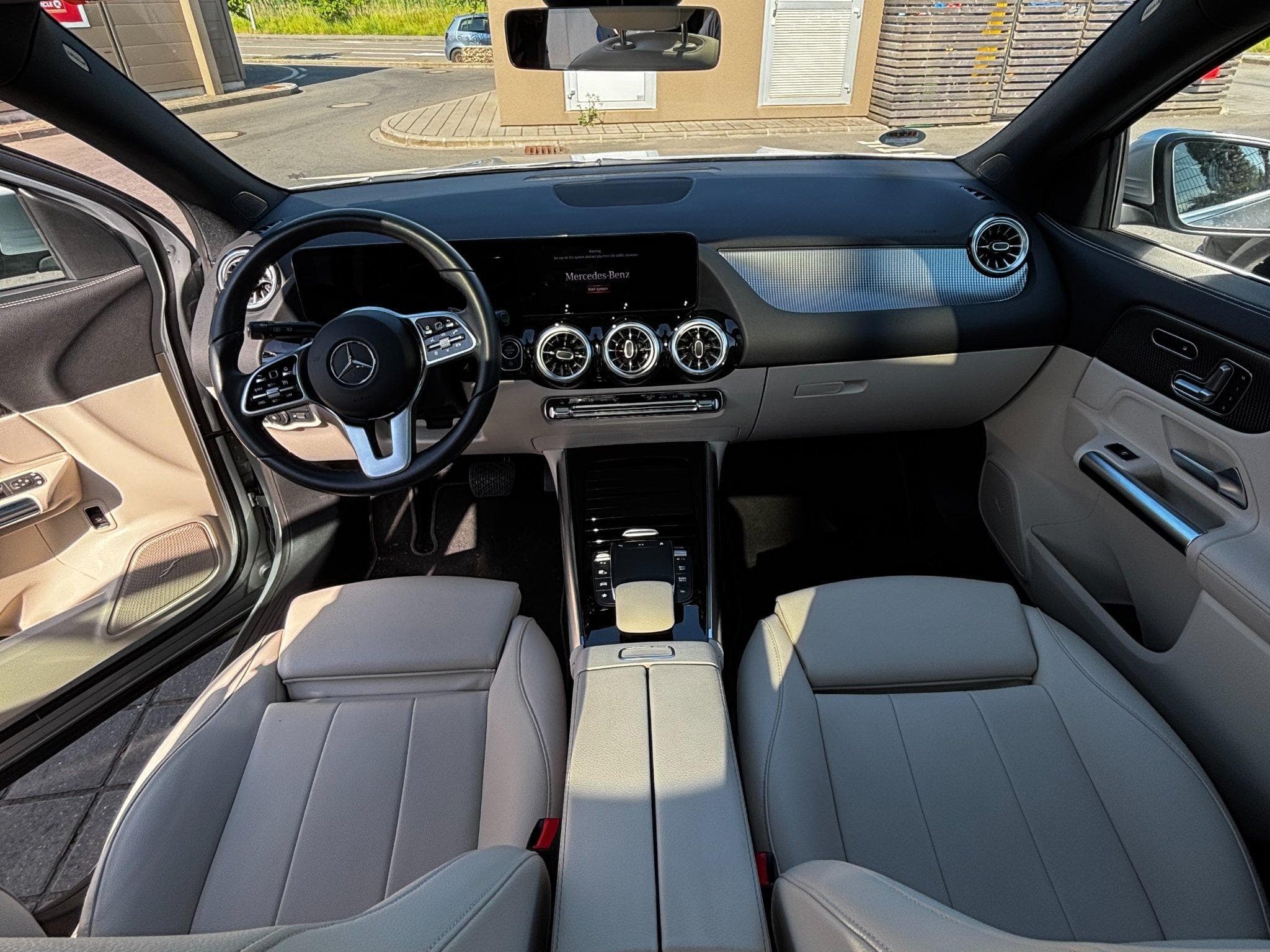 Mercedes GLA 200 E Multi+Kamera+AHK+Night+19 (2022) - Photo 3
