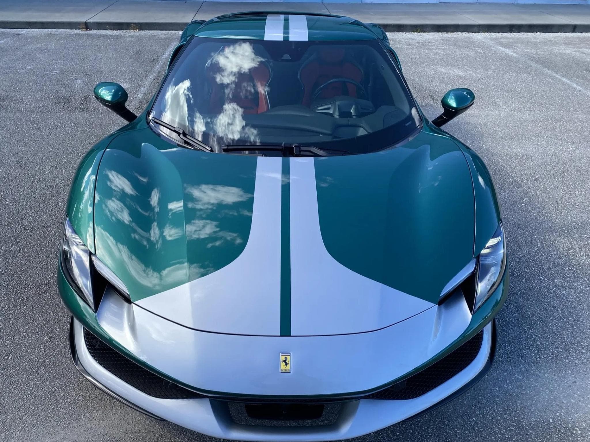 Ferrari 296 GTB (2022) - Photo 1