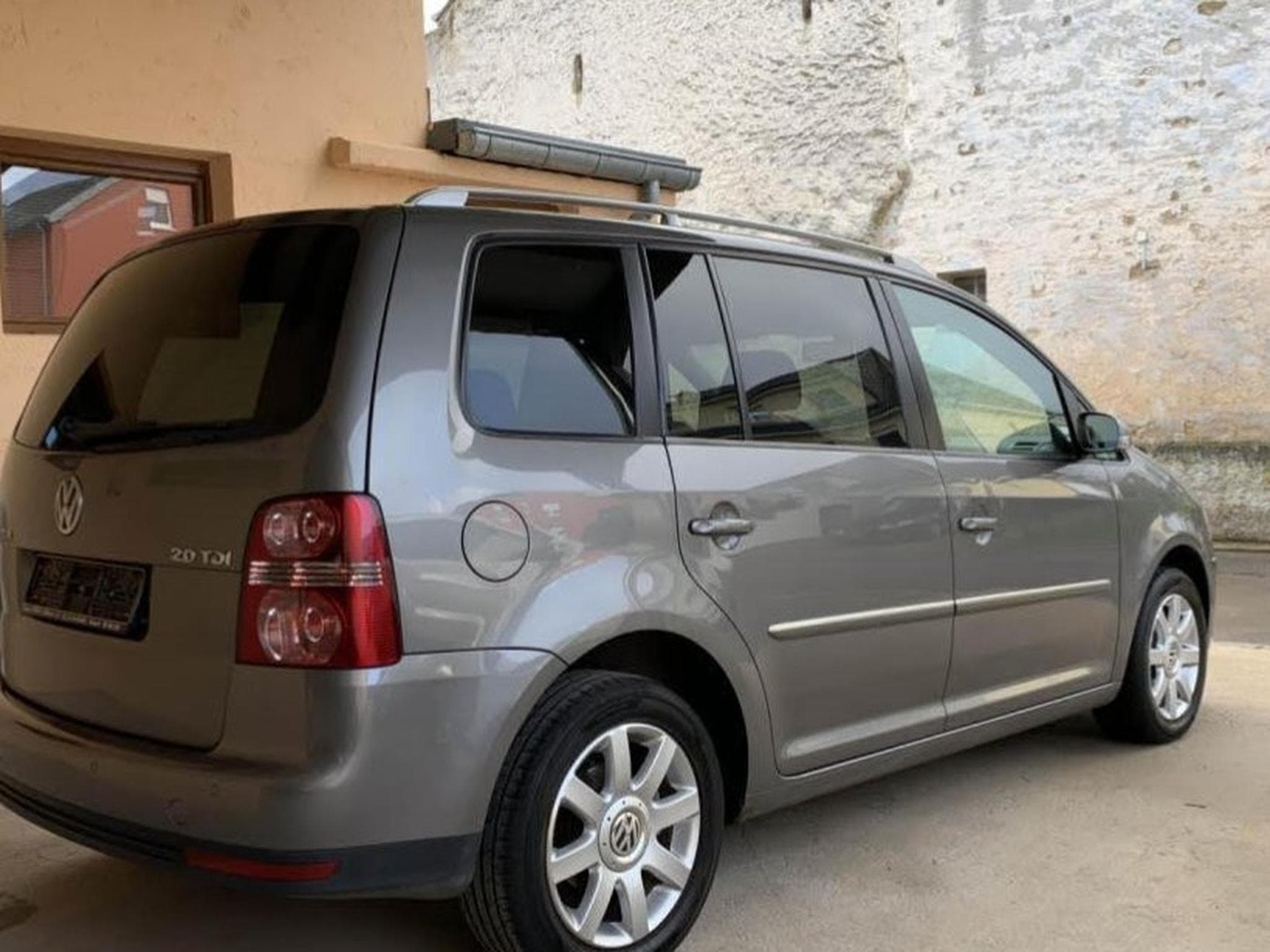 VW Touran Highline (2008) - Photo 1