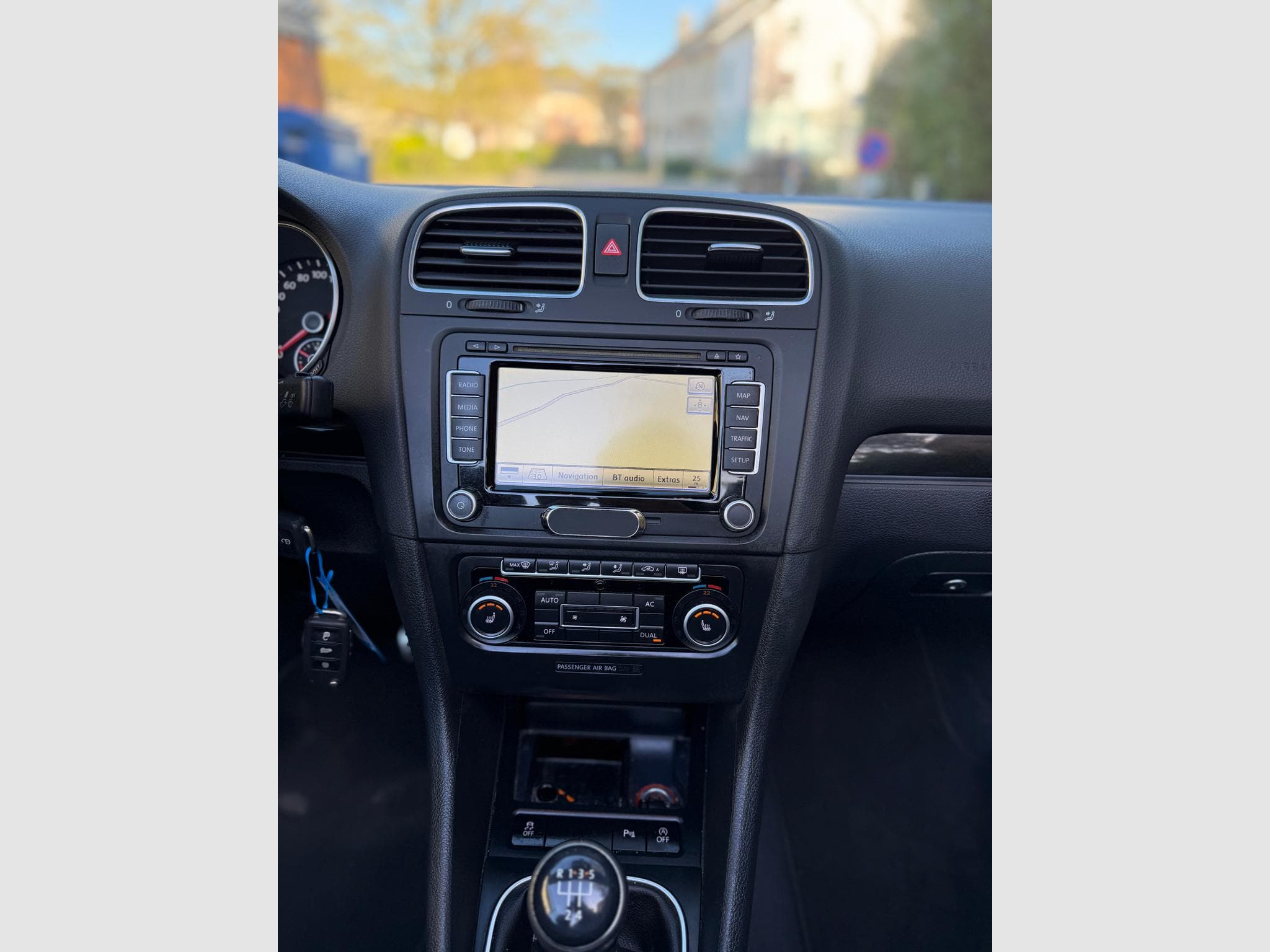 VW Golf 1.6 TDI 105ps (2011) - Photo 11