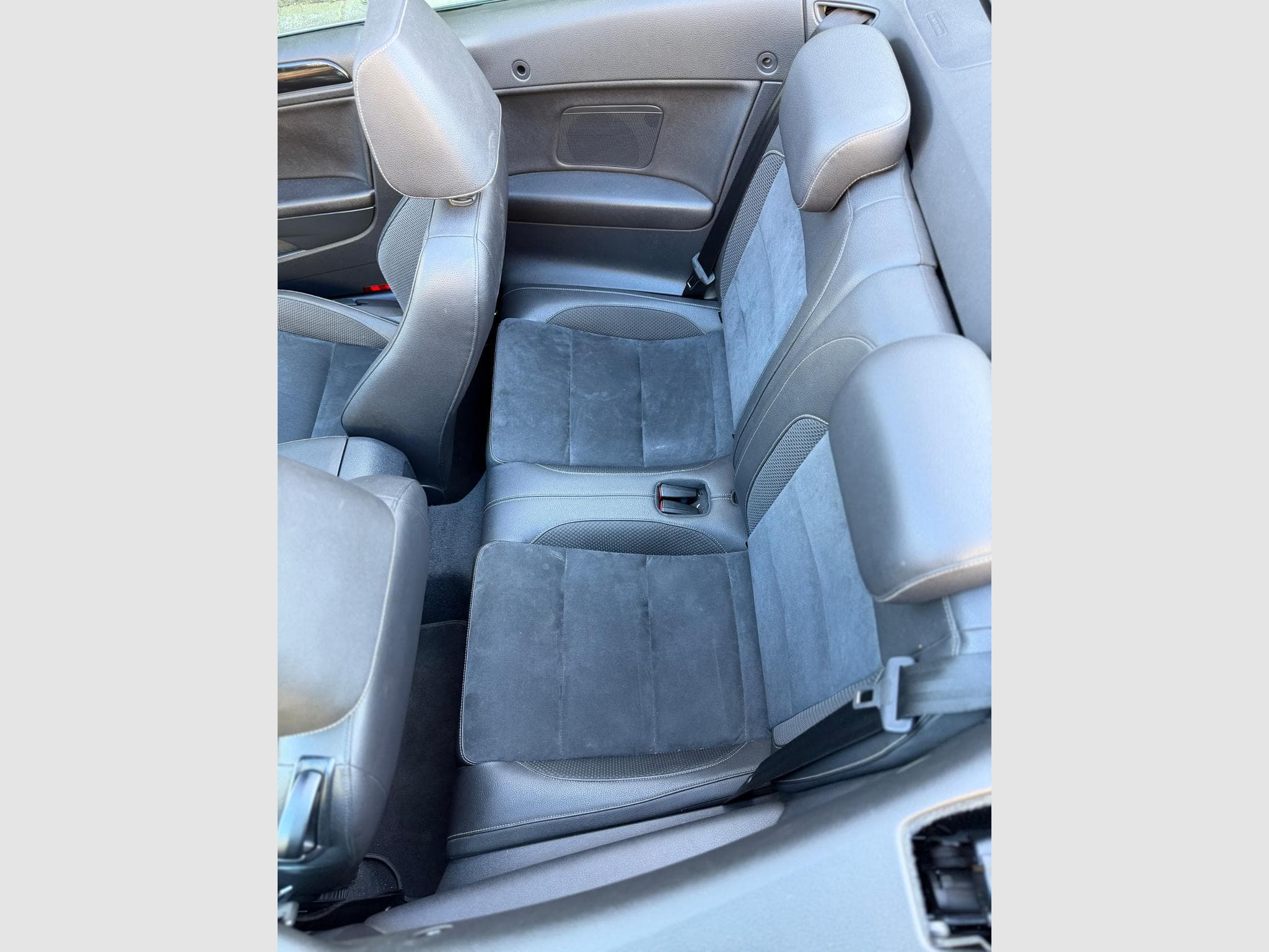 VW Golf 1.6 TDI 105ps (2011) - Photo 8